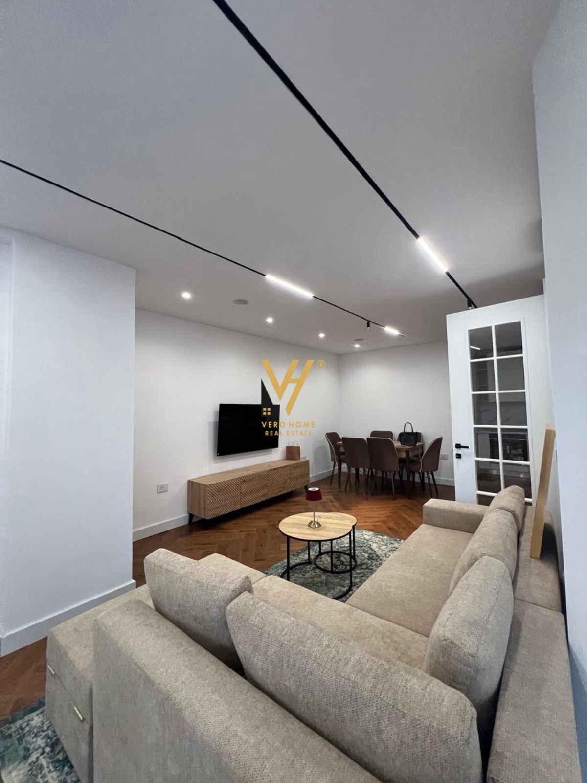 2+1+2+BLK ME QIRA TE RRUGA E DURRESIT 1.200 EURO