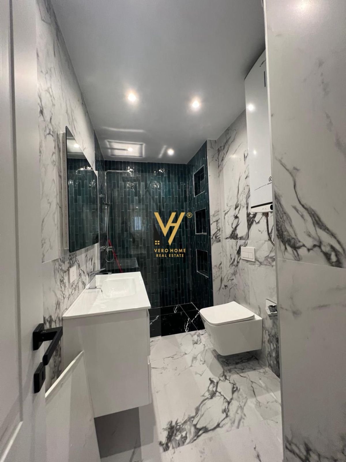 2+1+2+BLK ME QIRA TE RRUGA E DURRESIT 1.200 EURO