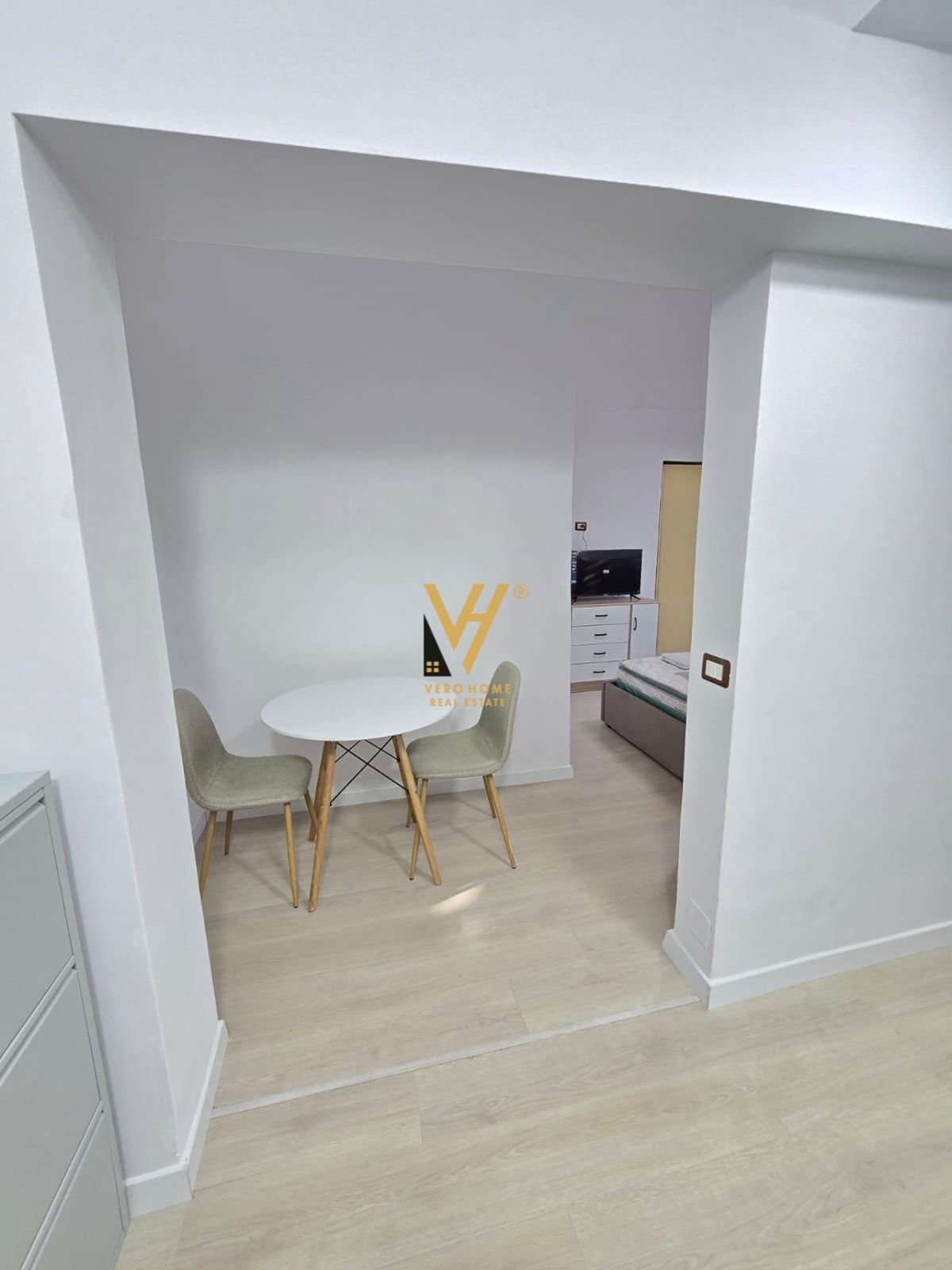 GARSONIERE ME QERA NE QENDER 50.000 LEKE