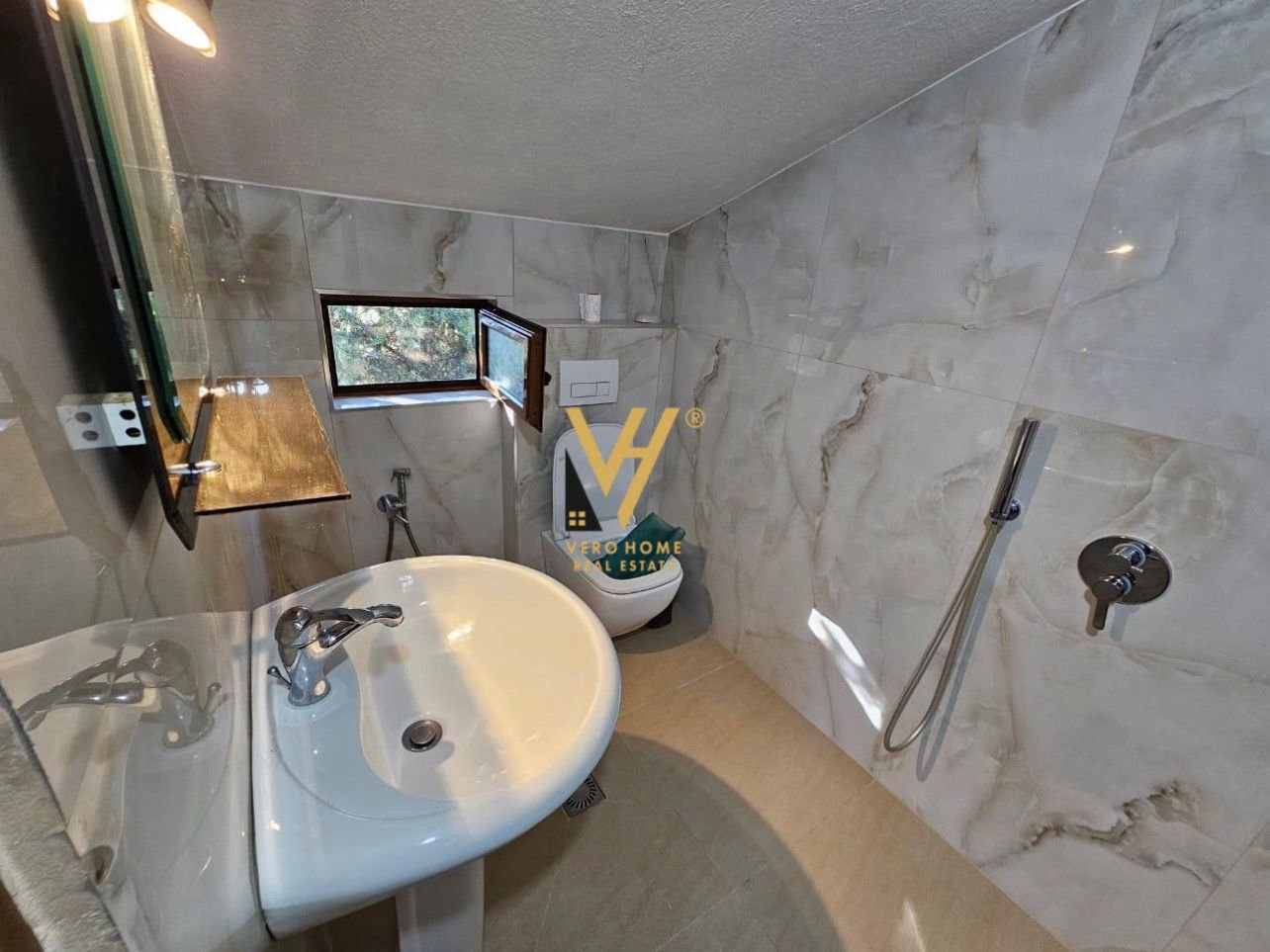 HYRJE ME QIRA TE VILAT GJERMANE 80.000 LEKE