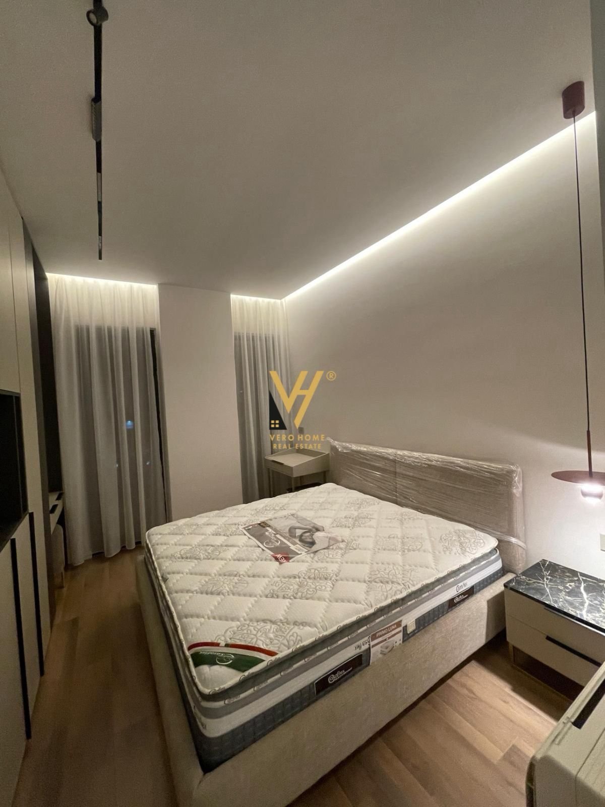 1+1 ME QIRA TE RRUGA E KAVAJES, SQUARE 21 900 EURO