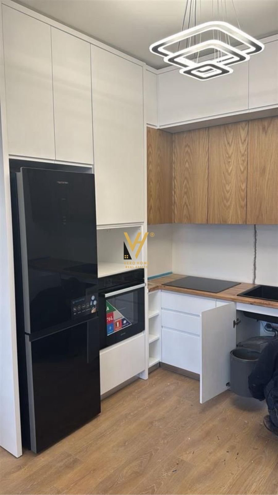 1+1+BLK ME QERA NE ASTIR 450 EURO