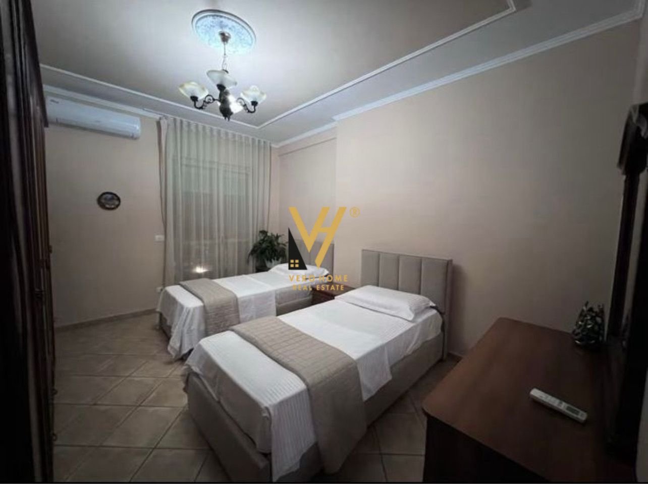 2+1+2+BLK ME QIRA TE KRISTAL CENTER 70.000 LEKE