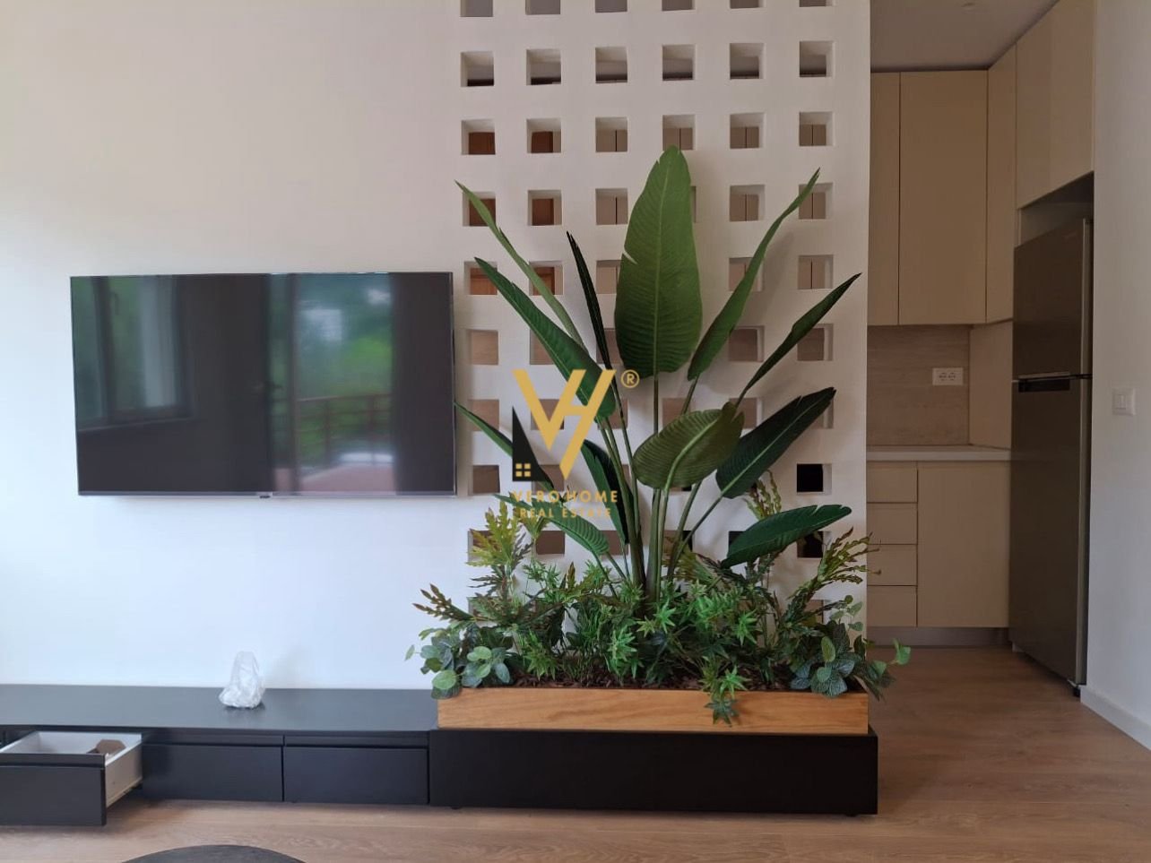 3+1+2 ME QIRA TE LIQENI I THATE 1.100 EURO