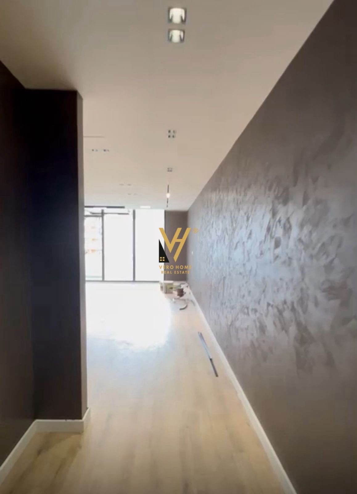 3+1 ME QERA NE ASTIR 850 EURO