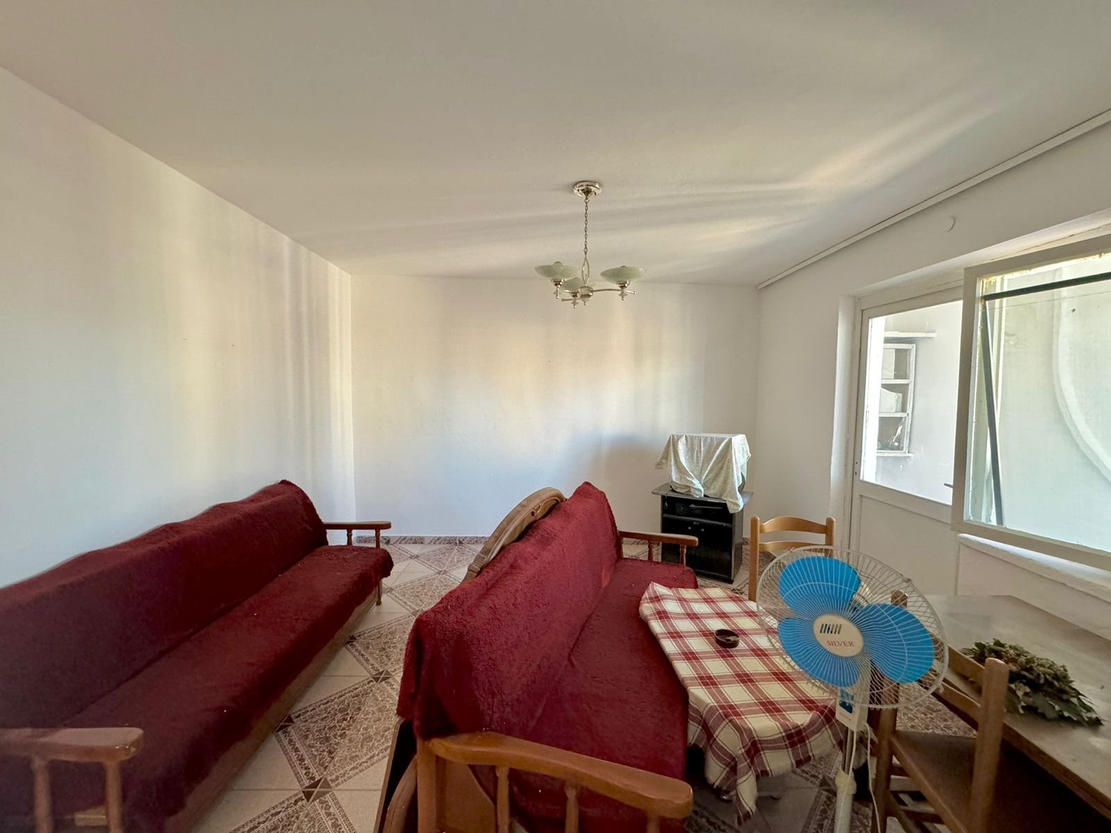 Shitet 2+1 afer stadiumit Kavaje