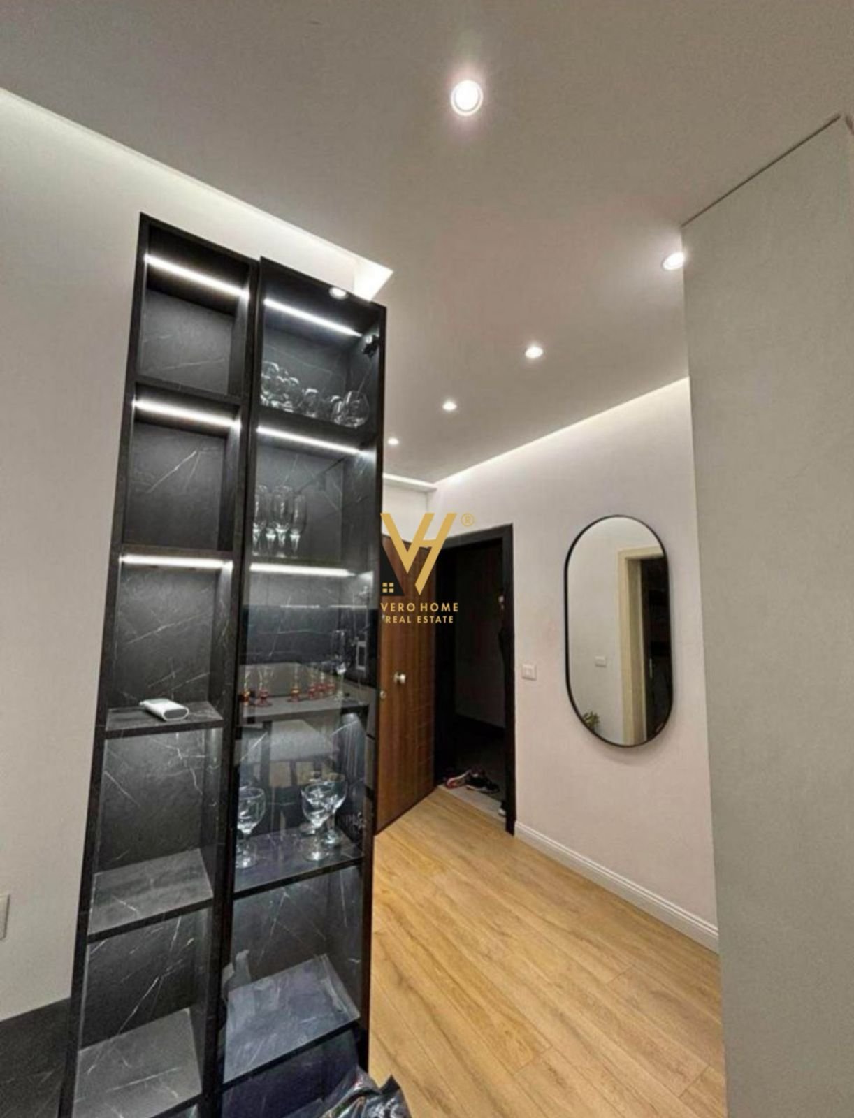 2+1+BLK ME QERA ISH FUSHA AVIACIONIT 85.000 LEK