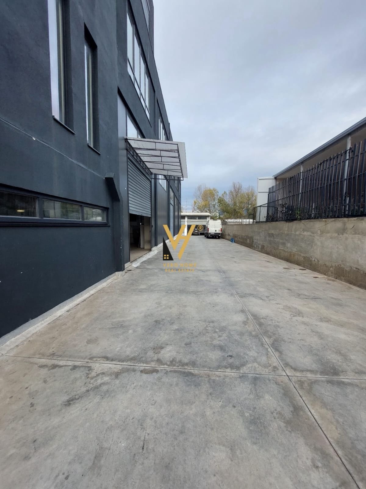 OBJEKT ME QERA TE TOP CHANNEL 10.000 EURO