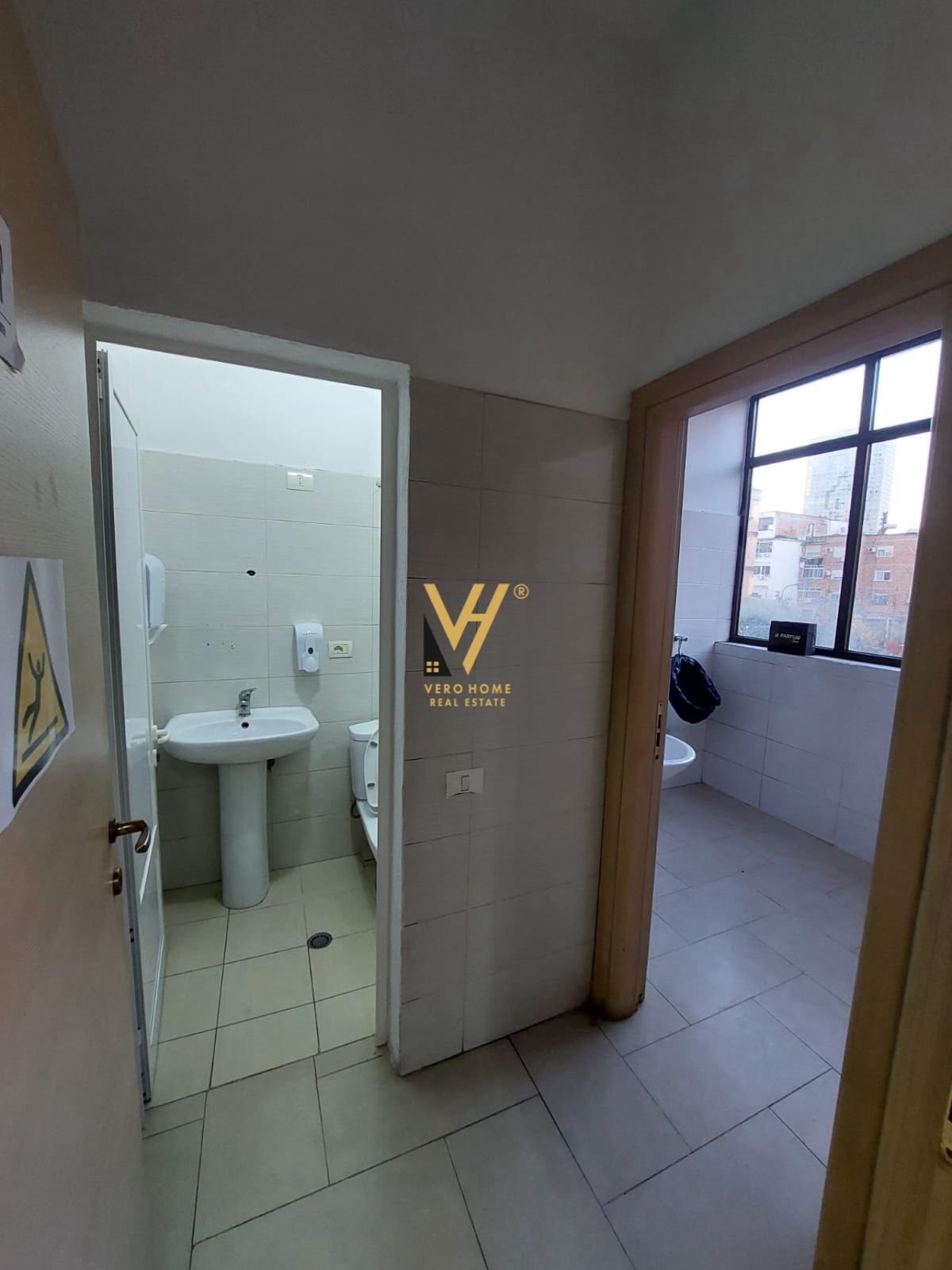 ZYRE 350 M2 ME QERA TE RRUGA PJETER BUDI 3.000 EUR