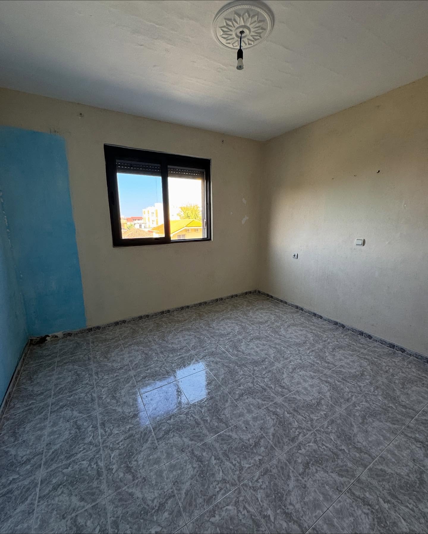 💥Shitet apartament 1+1 ne qender,Kavaje💥