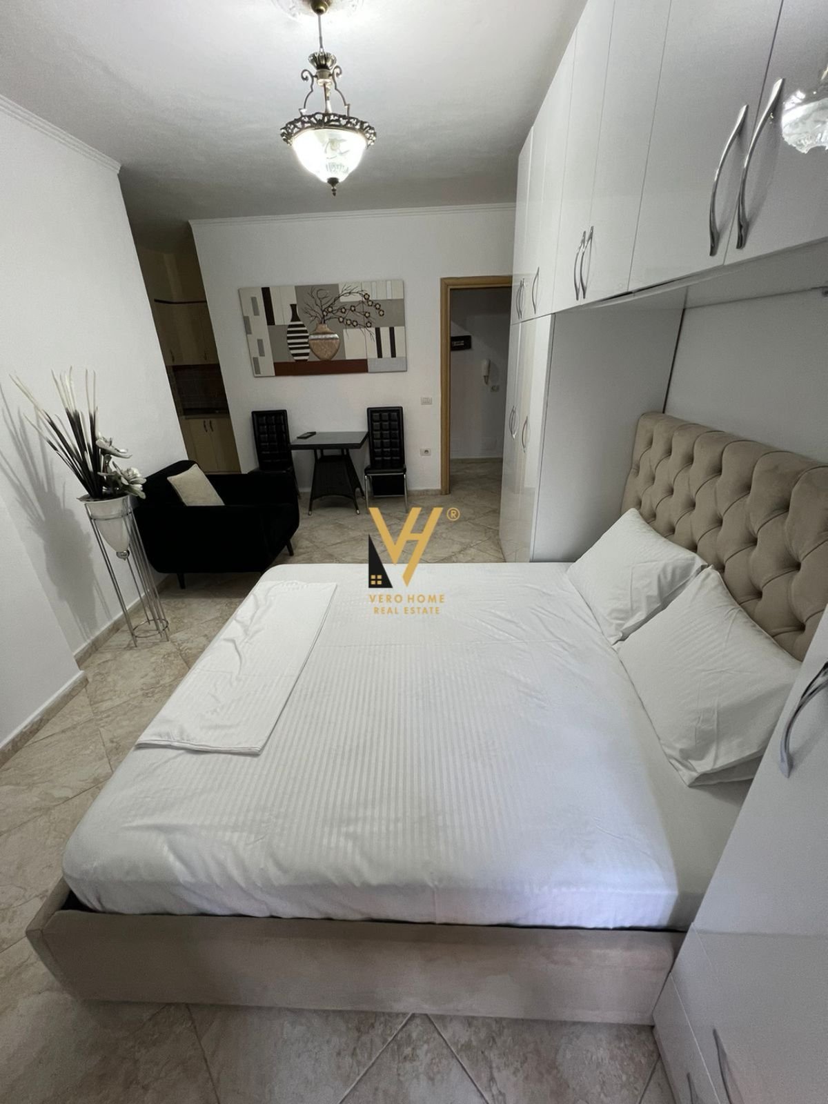 GARSONIERE ME QIRA TERR. BARRIGADAVE 50.000 LEKE