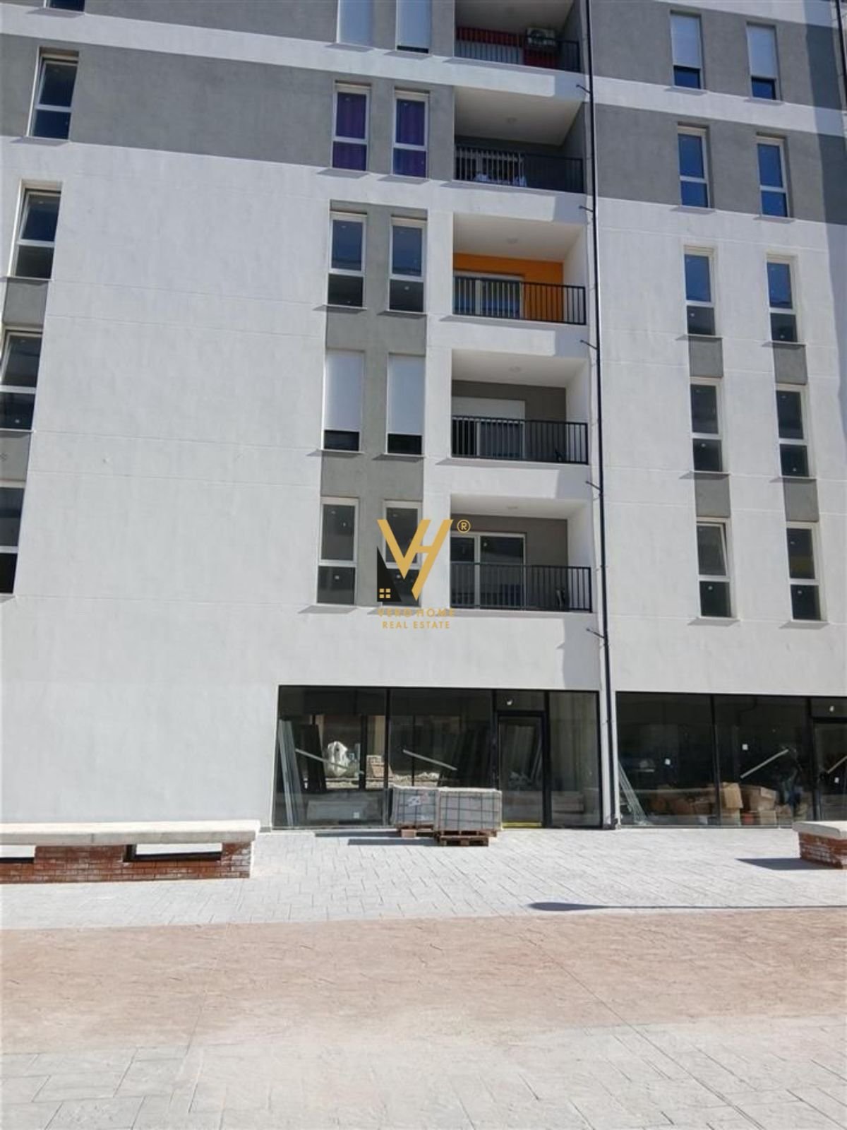 1+1+BLK TE UNIVERS CITY 77.000 EURO