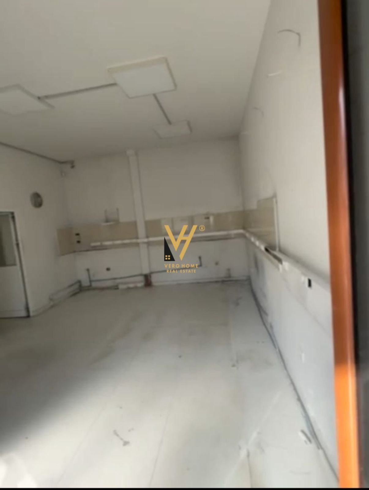 DYQAN 65 M2 ME QERA TE BLV ZOGU I PARE 70.000 LEKE