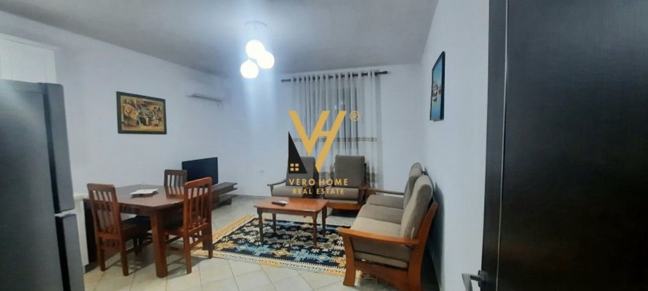 2+1+BLK ME QERA TE STACIONI I TRENIT 65.000 LEKE