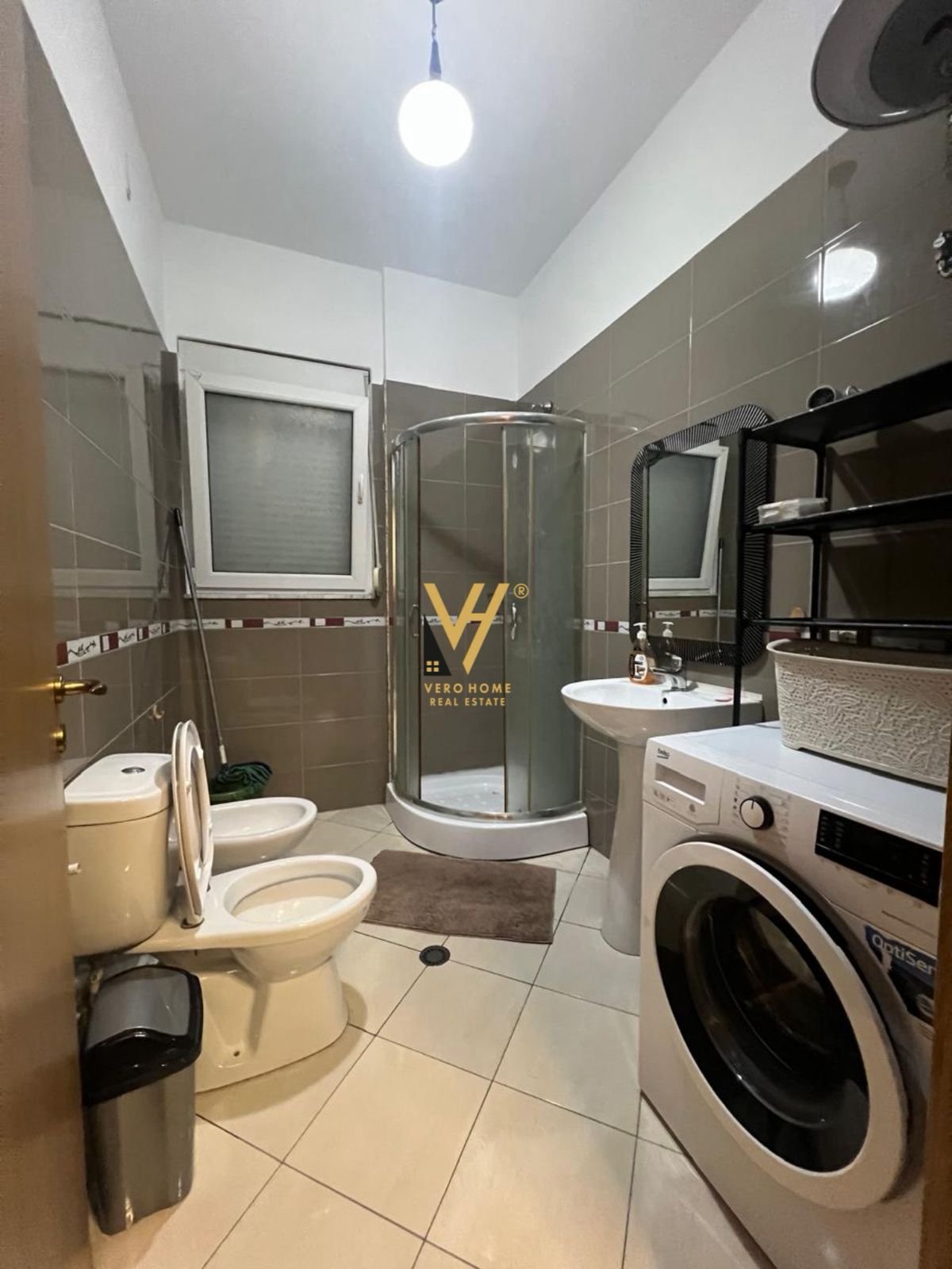 1+1+BLK ME QIRA NE QENDER 700 EURO