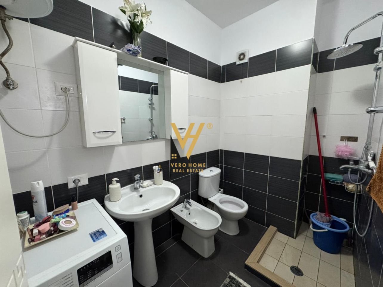 1+1+BLK ME QIRA NE ASTIR 550 EURO