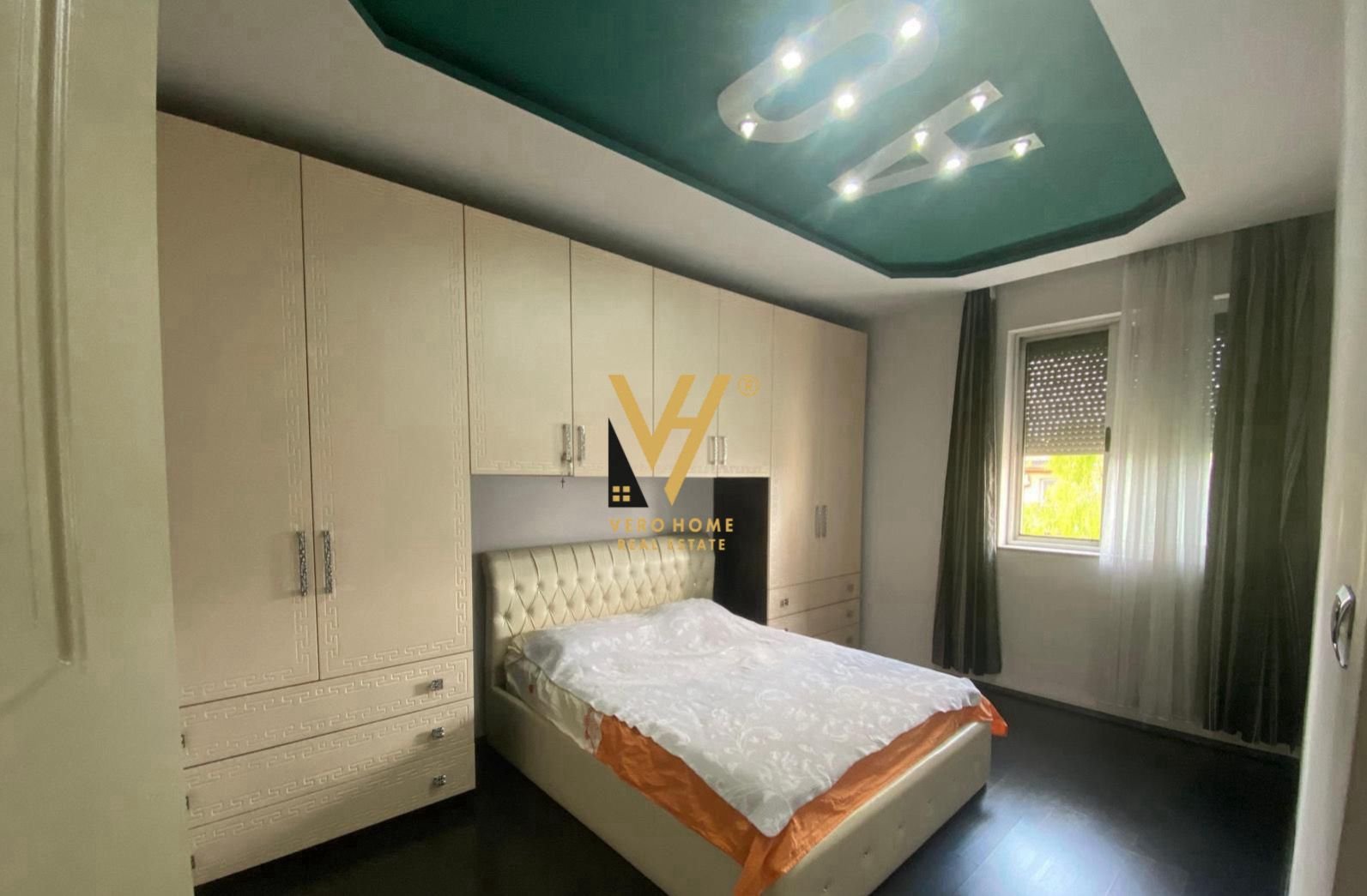 1+1 ME QERA TE RRUGA E DURRESIT 50.000 LEKE