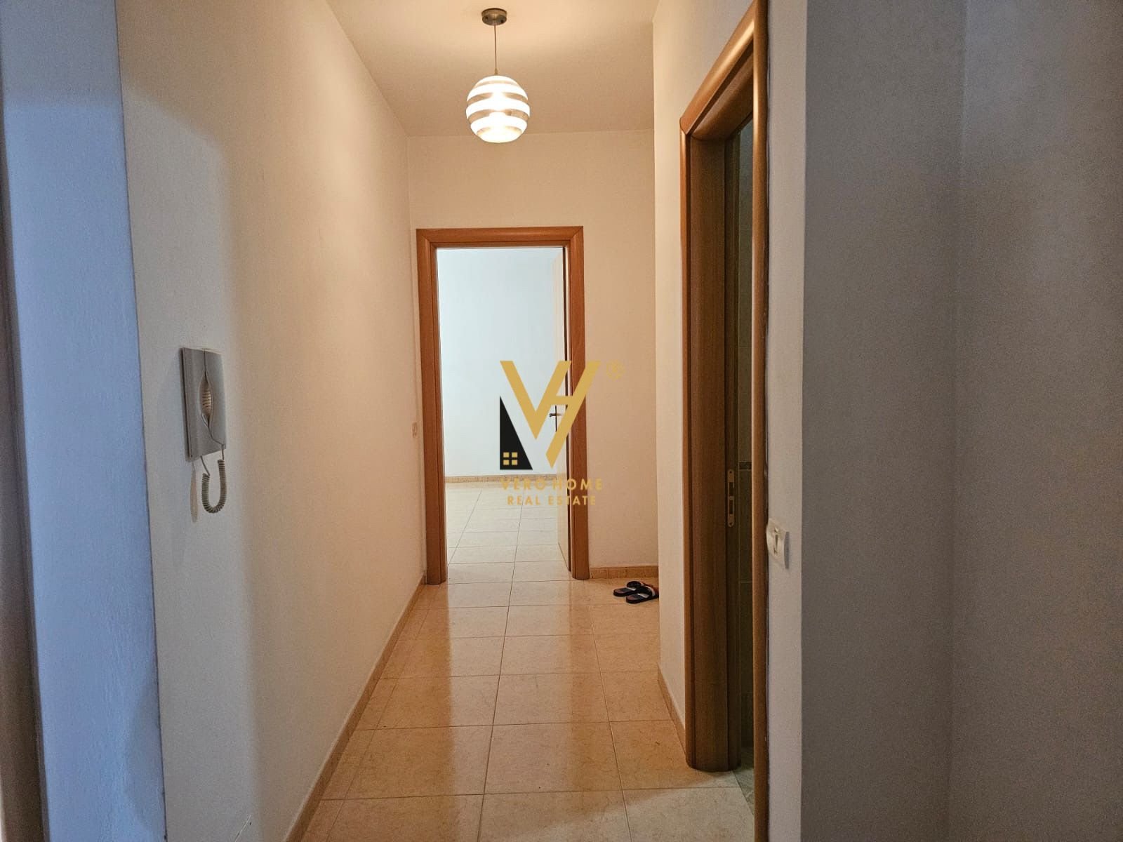 2+1 ME QERA- FABRIKA E MIELLIT 50.000 LEKE