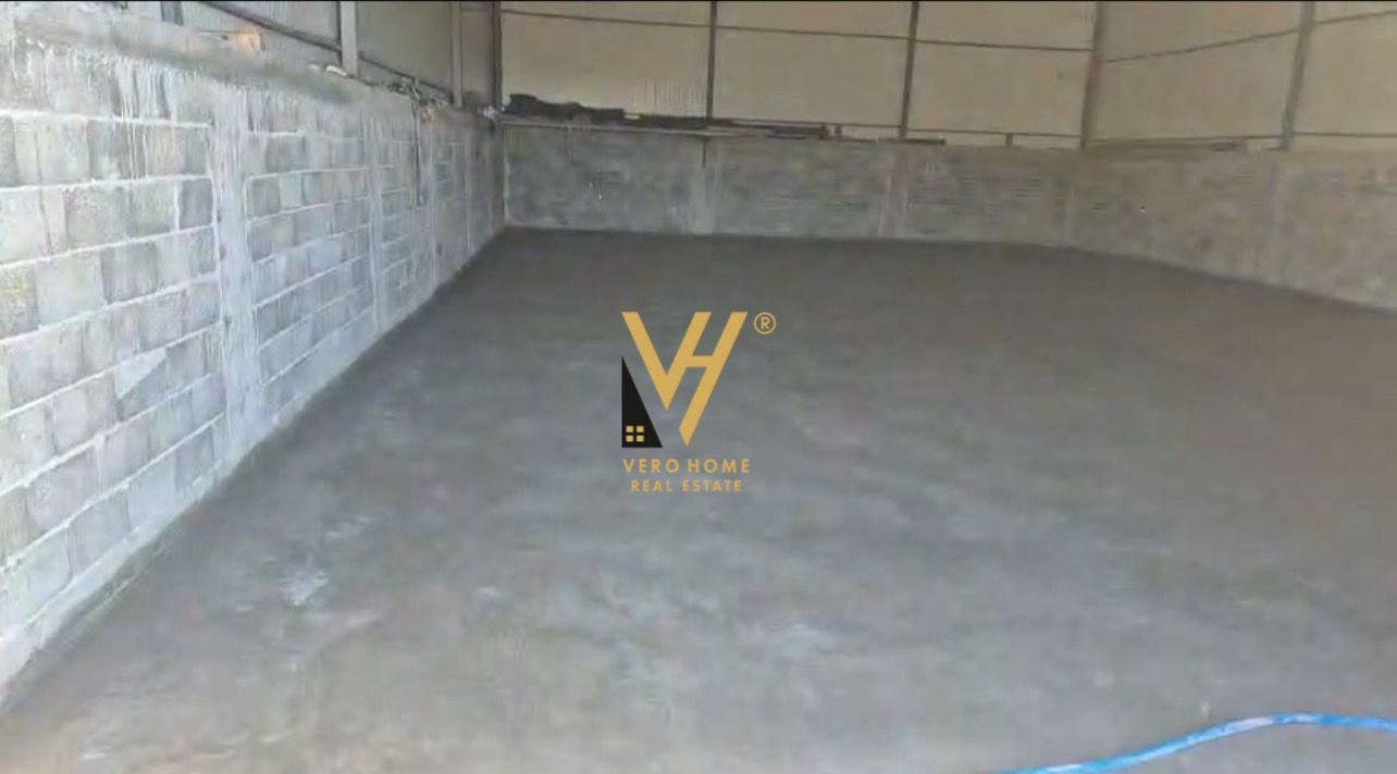 MAGAZINE 415 M2 ME QIRA NE VAQARR 1.200 EURO