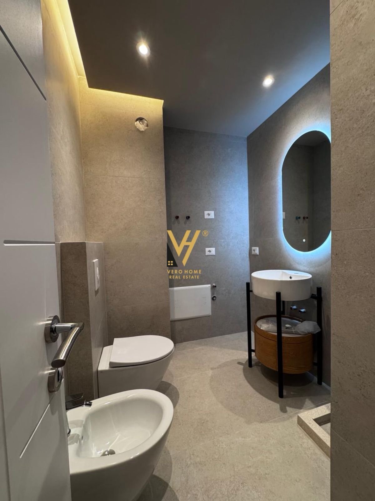 2+1+2+BLK TE KOMUNA PARISIT 275.000 EURO