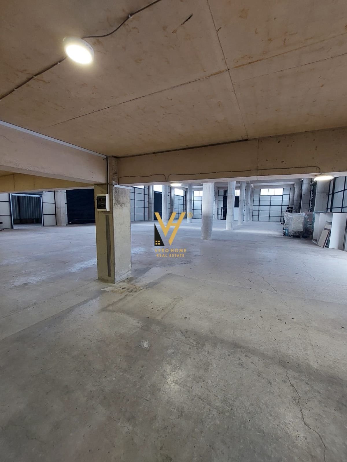 OBJEKT ME QERA TE TOP CHANNEL 10.000 EURO