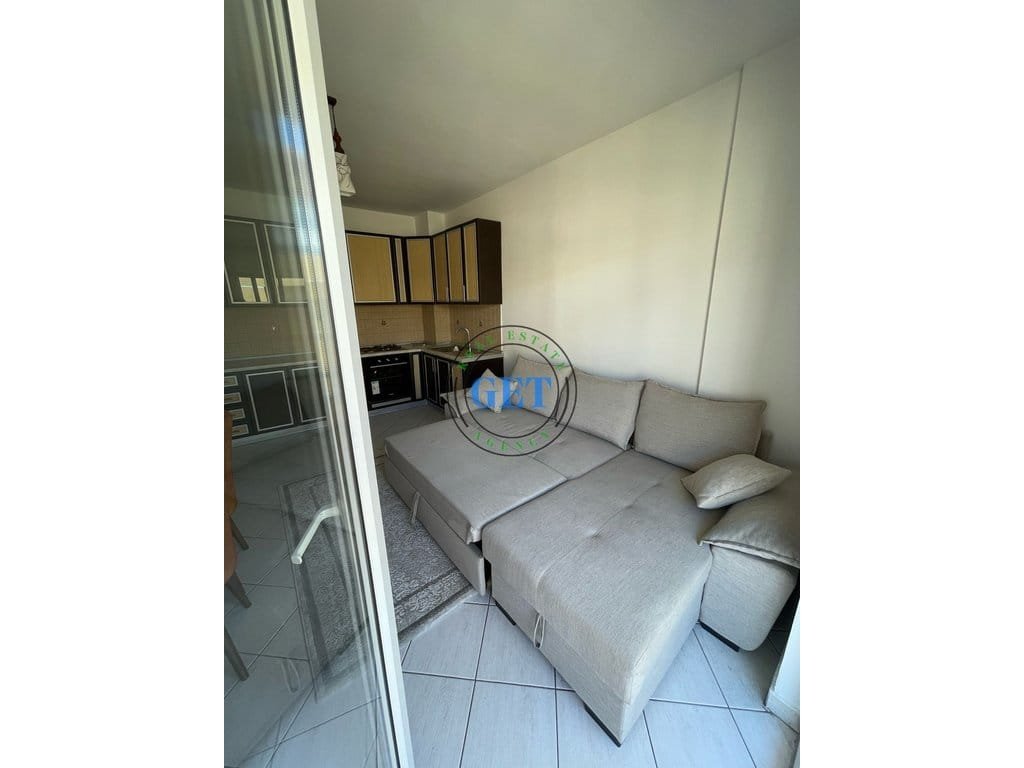 Jepet me qira apartament 1+1 në zonën e Plazhit,