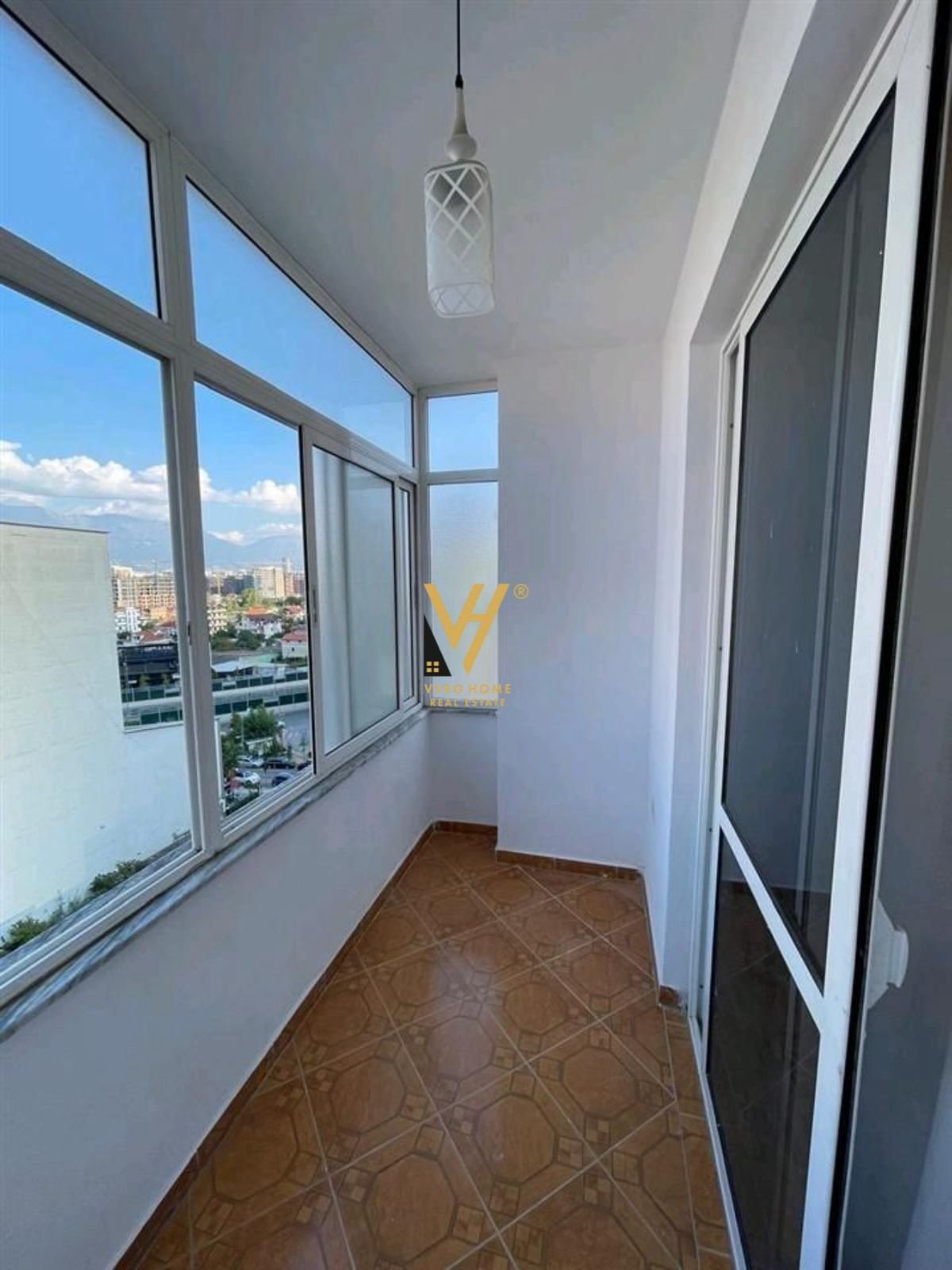 1+1+BLK ME QERA NE ASTIR 50.000 LEKE