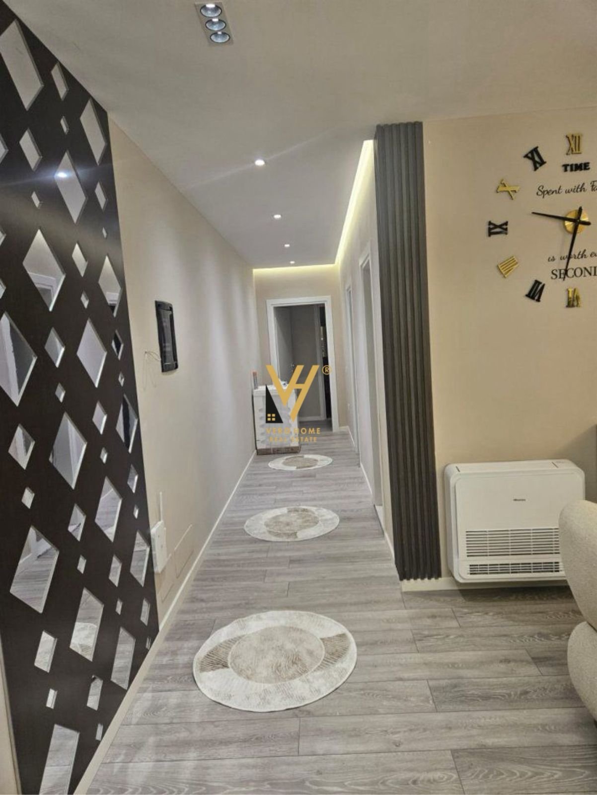 2+1+2+BLK ME QERA TE ISH DOGANA 700 EURO