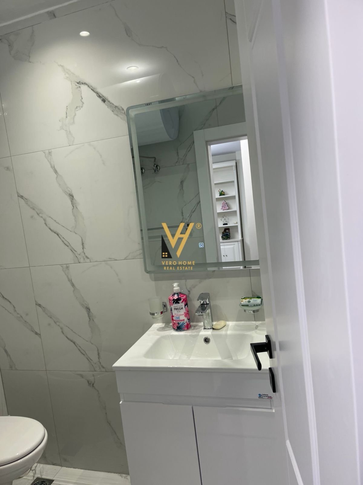 1+1+BLK ME QERA TE RRUGA E KOSOVAREVE 90.000 LEKE