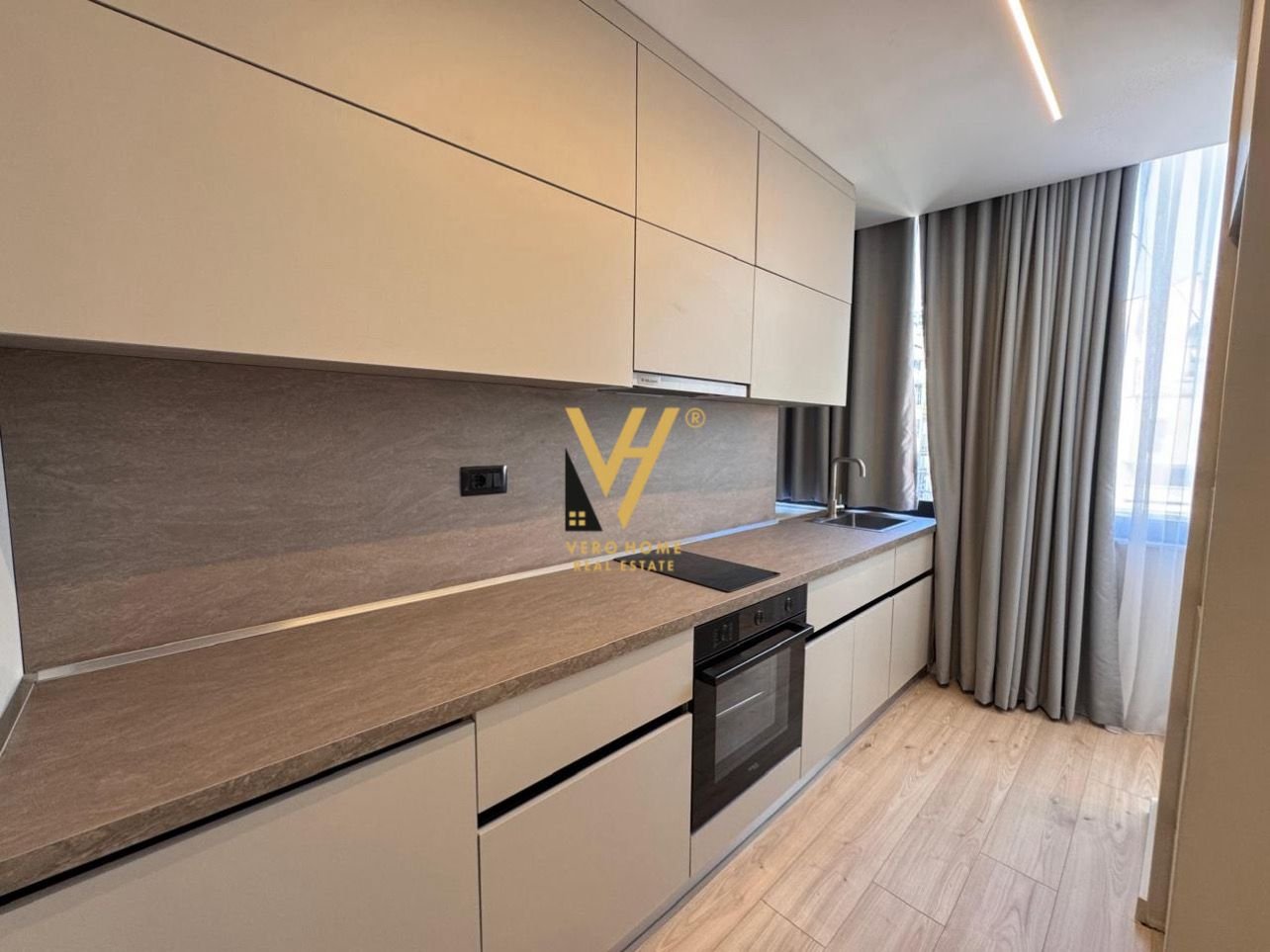 3 GARSONIERE NE QENDER 190.000 LEKE