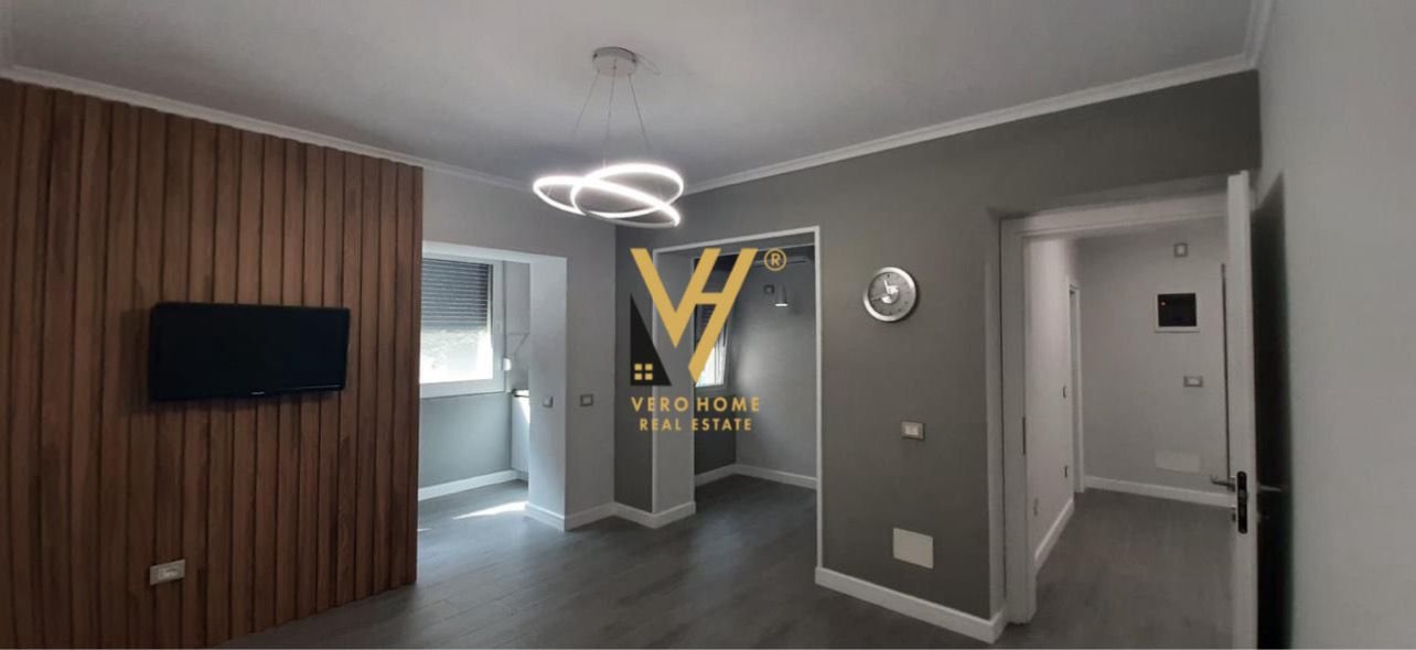 ZYRE 59 M2 ME QERA TE SHKOLLA E KUQE 500 EURO