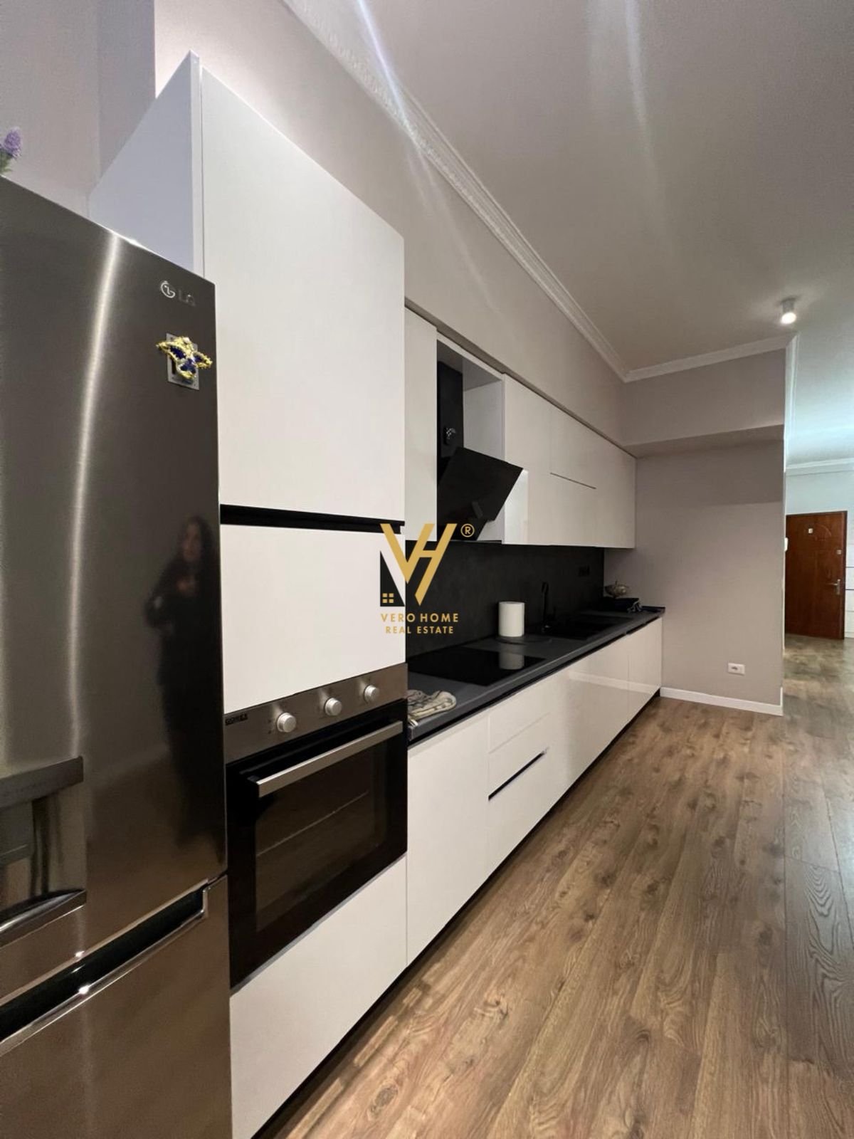 2+1+2+BLK ME QIRA TE KOMUNA E PARISIT 90.000 LEKE