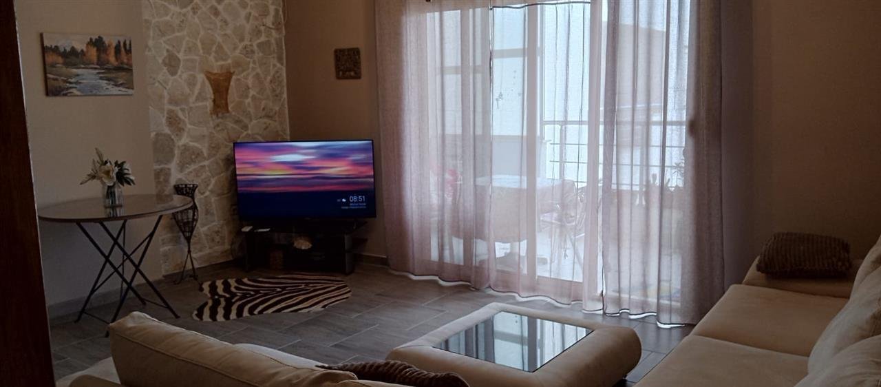 Shtepi 1+1 me qera, Sarande