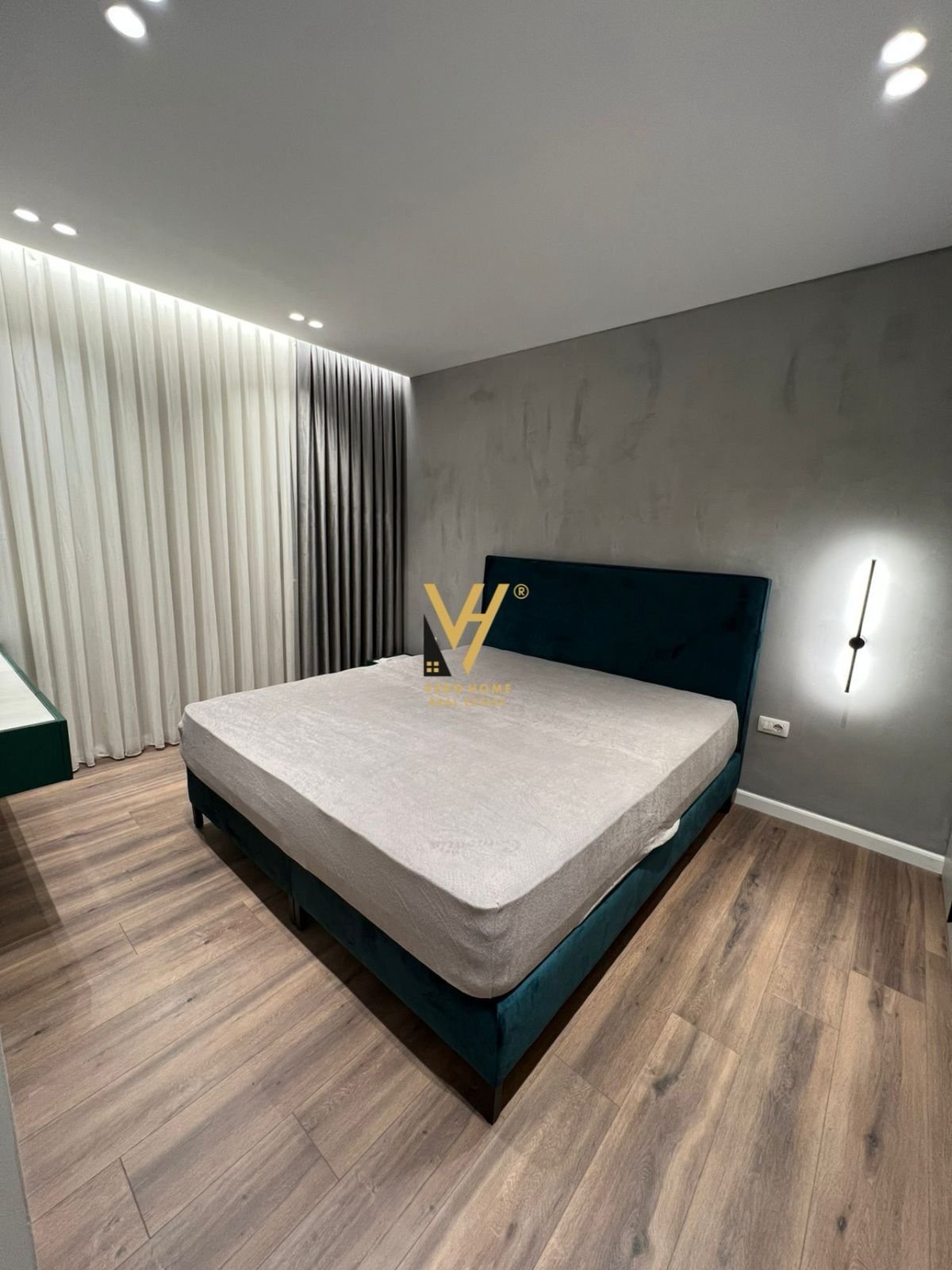 2+1 ME QERA TE ISH FUSHA E AVIACIONIT 700 EURO