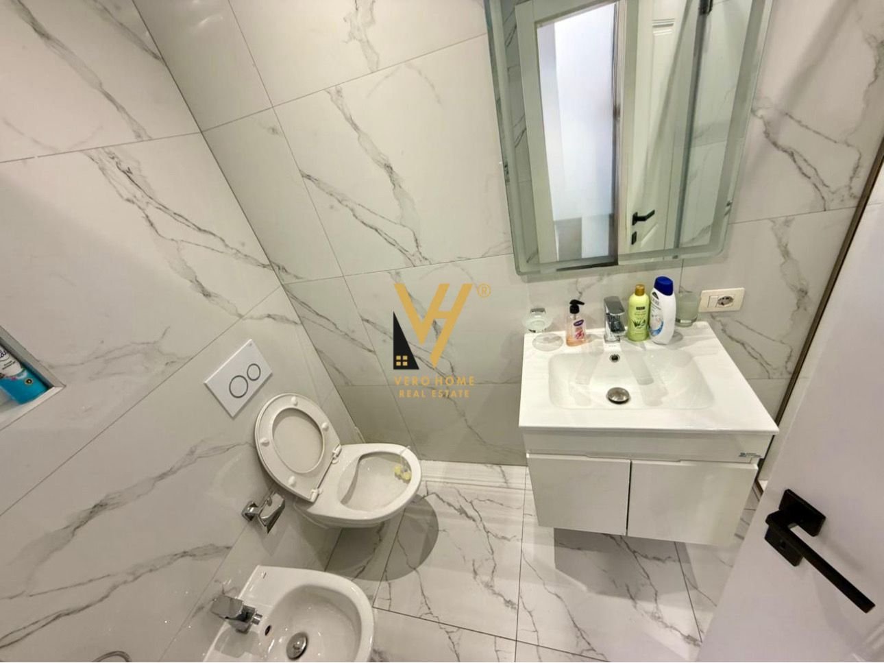 1+1+BLK ME QERA TE RRUGA E KOSOVAREVE 900 EURO