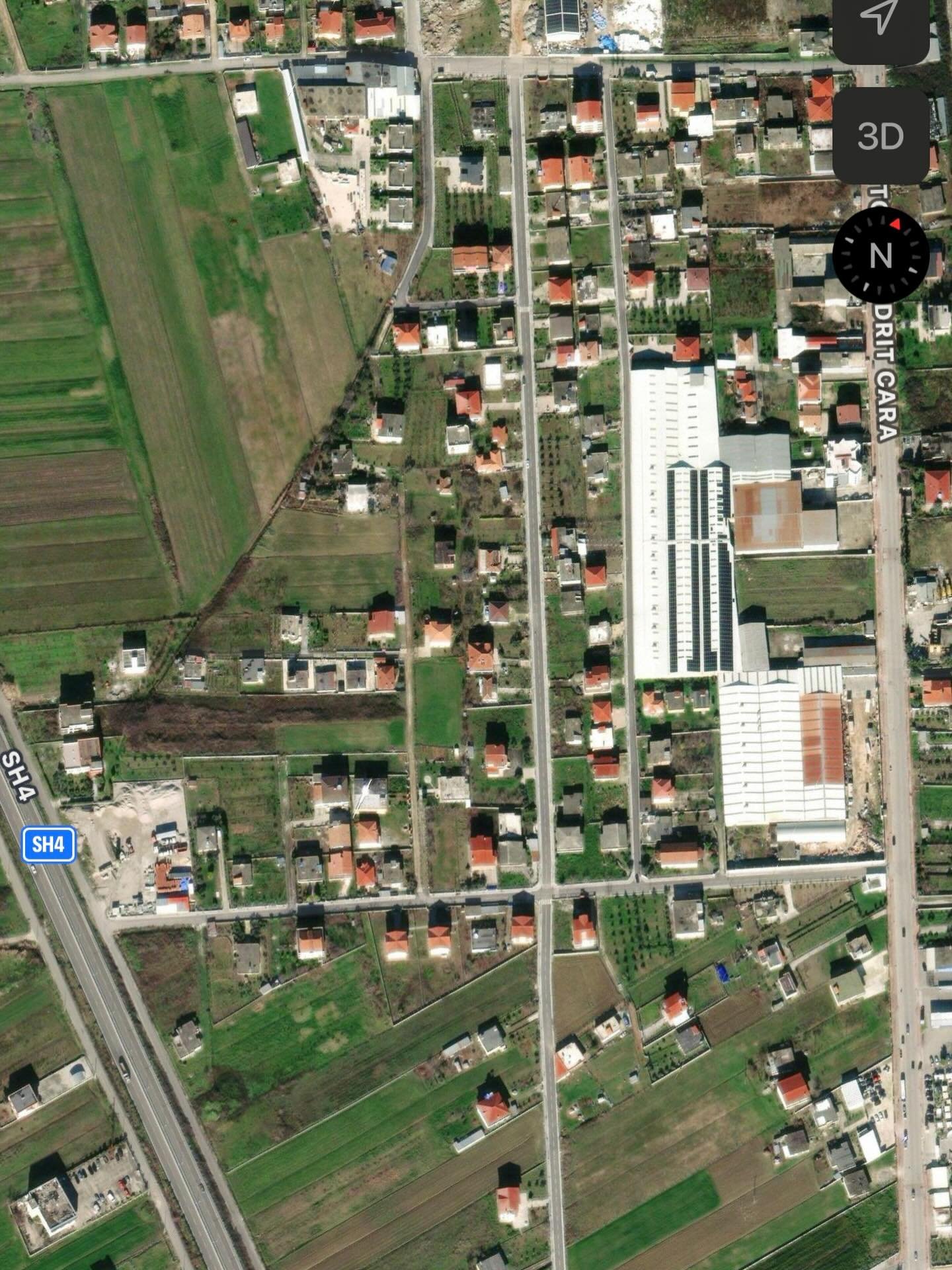 Shitet toke per ndertim prane daljes se Kavajes