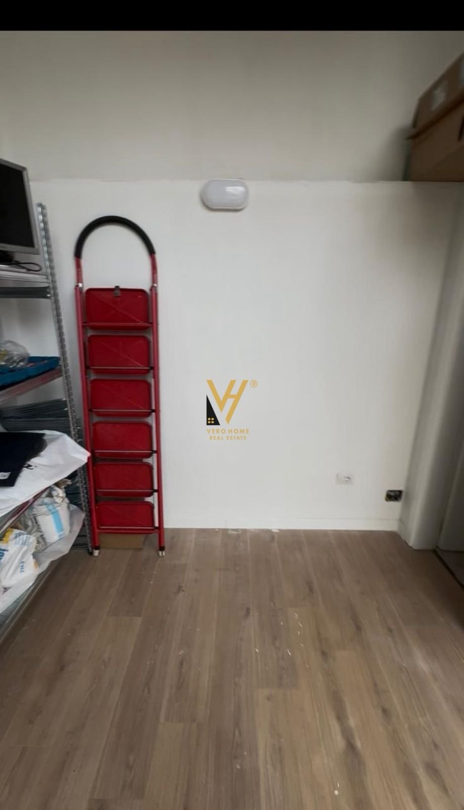16 M2 TE BLLOKU I AMBASADAVE 250 EURO