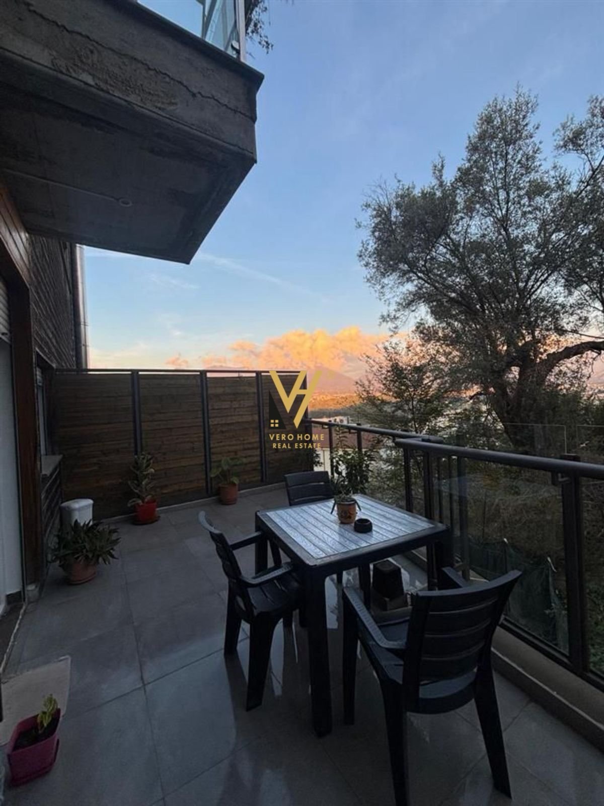 1+1+BLK ME QERA TEK KOPSHTI BOTANIK 600 EURO