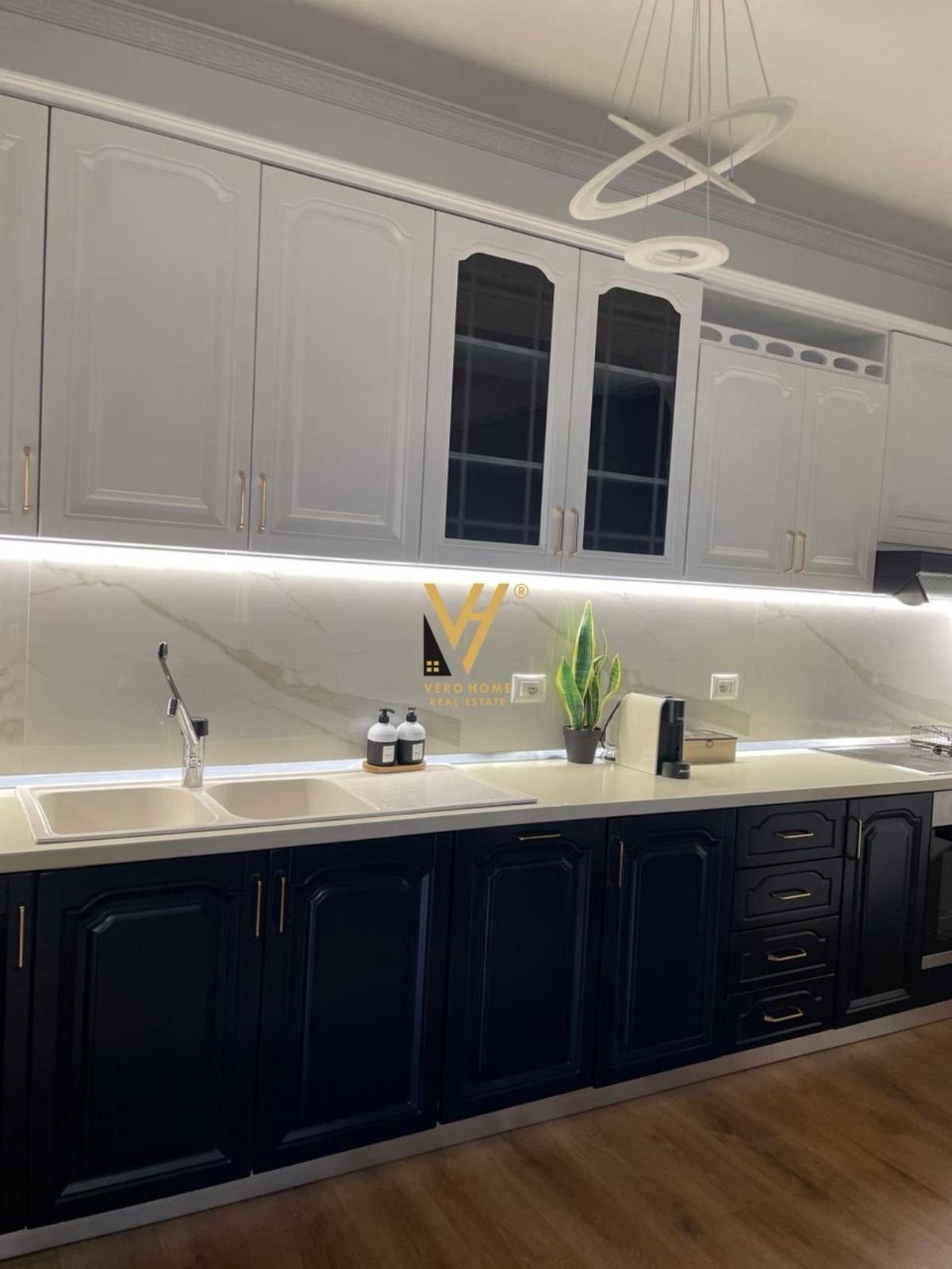 1+1+BLK ME QERA TE SELVIA 50.000 LEKE