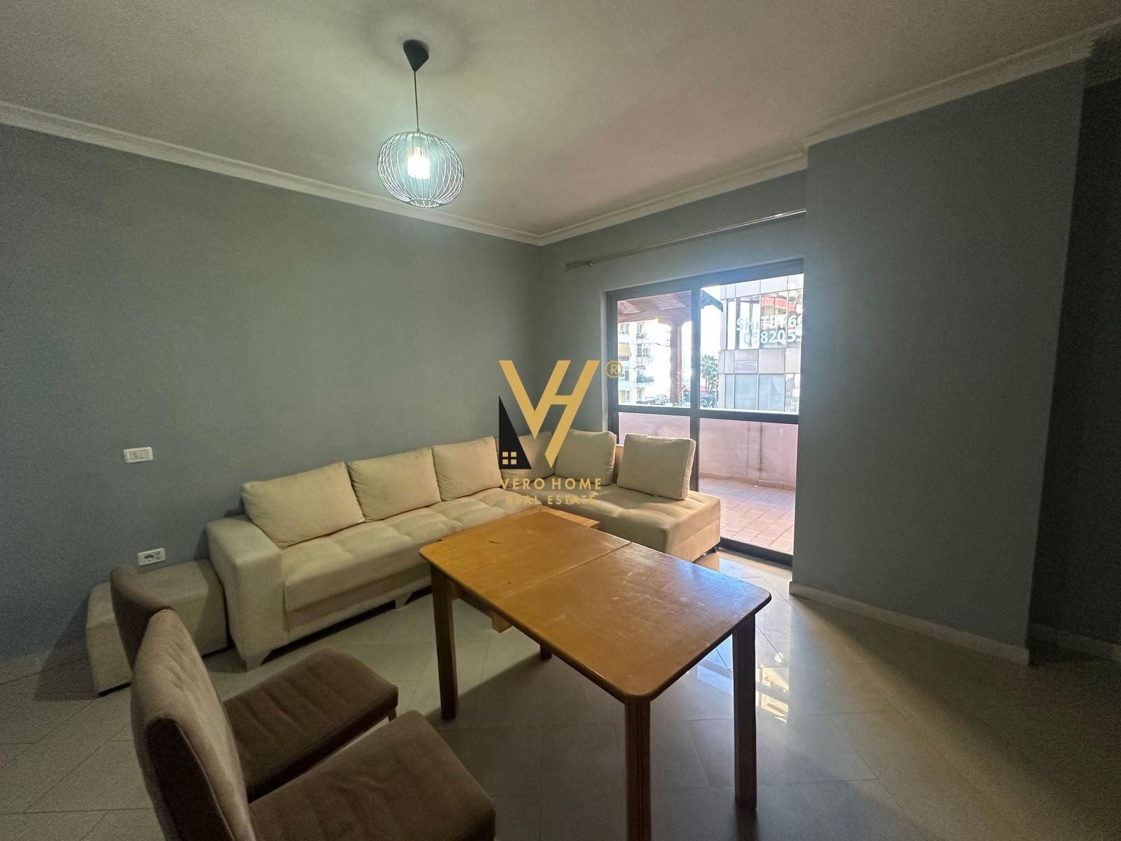 AMBIENT BIZNESI 117 M2 ME QERA NE ASTIR 70.000 LEK