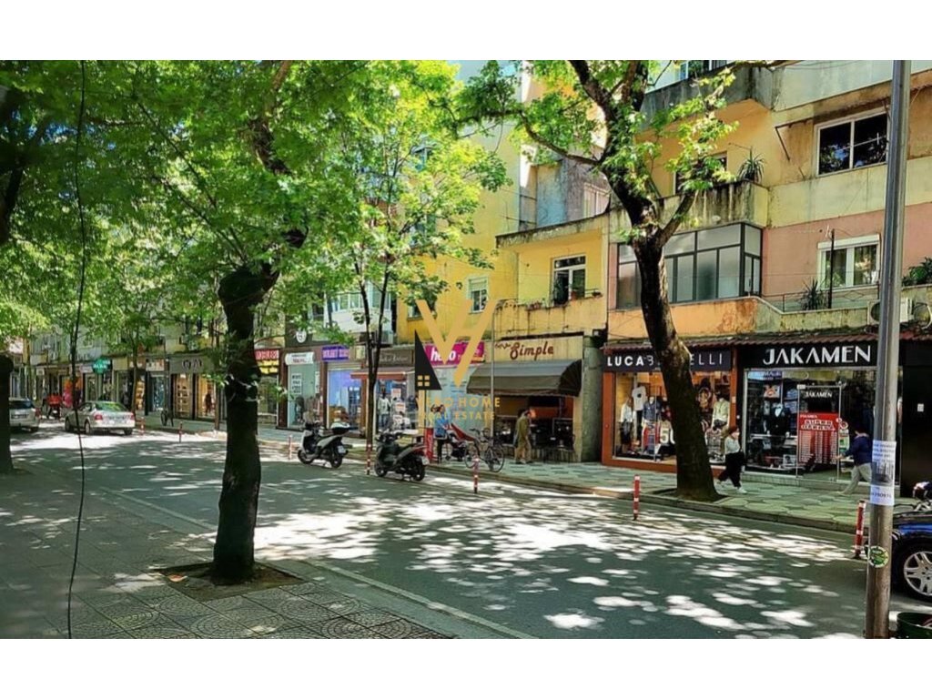 DYQAN 35 M2 ME QERA RRUGA MYSLYM SHYRI 1.000 EURO