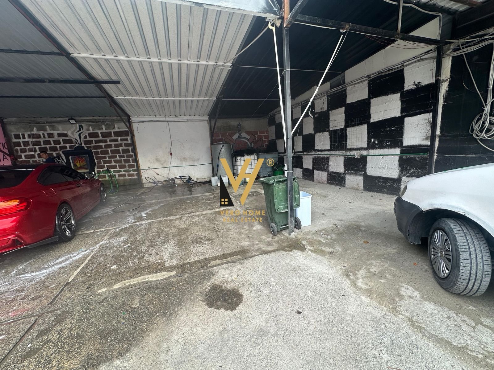 LAVAZH 240 M2 ME QERA TE 5 MAJI 1.300 EURO