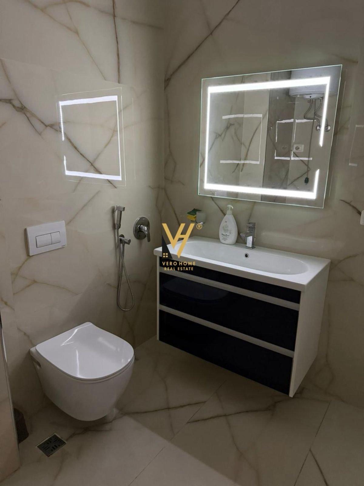 2+1+BLK ME QIRA NE SELITE 70.000 LEKE