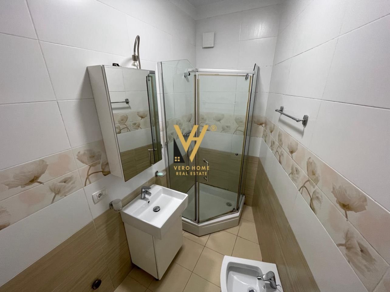 1+1+BLK ME QIRA TE LIQENI I THATE 60.000 LEKE