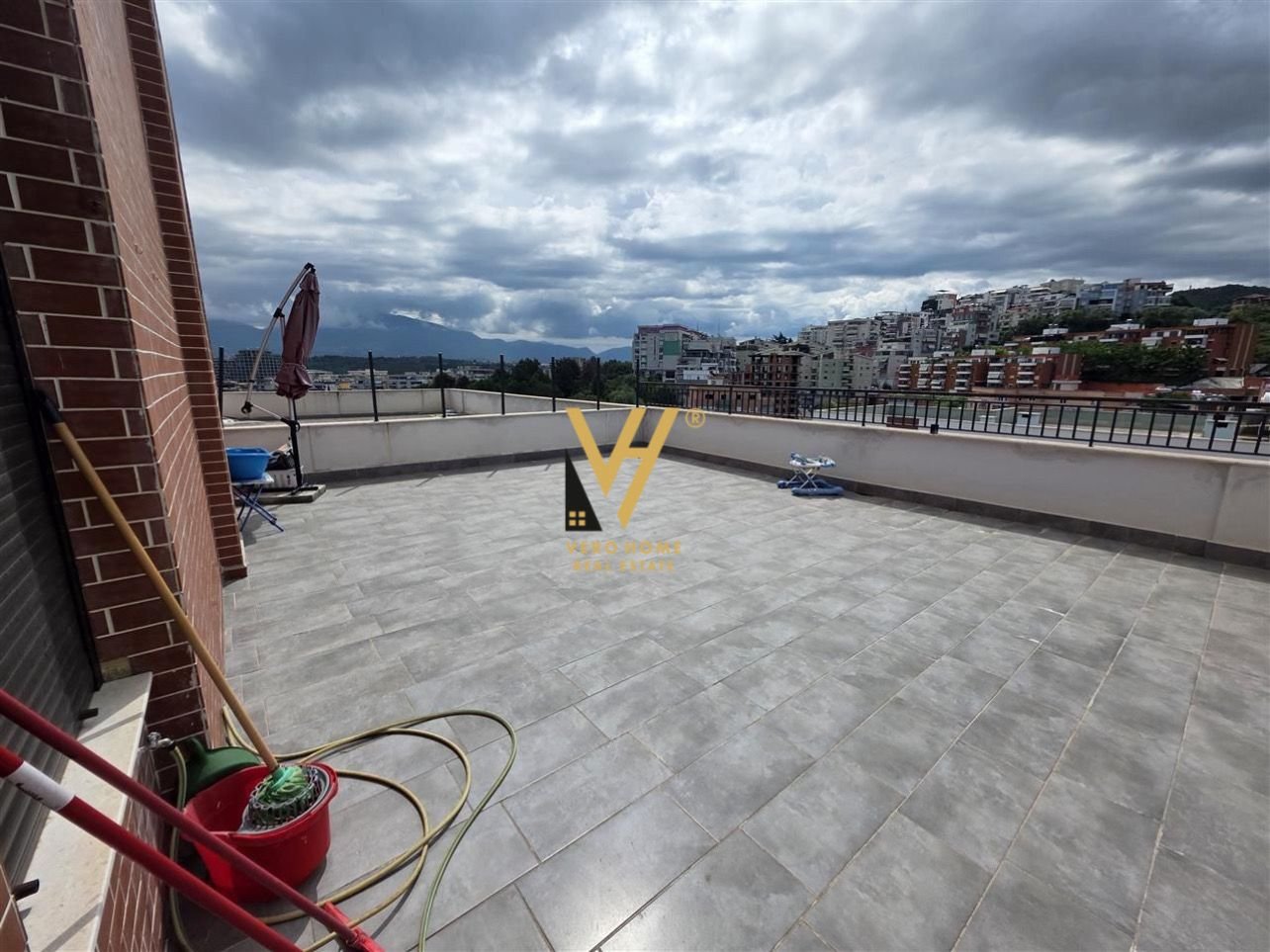 2+1+2+BLK ME QERA TE KOPSHTI BOTANIK 900 EURO