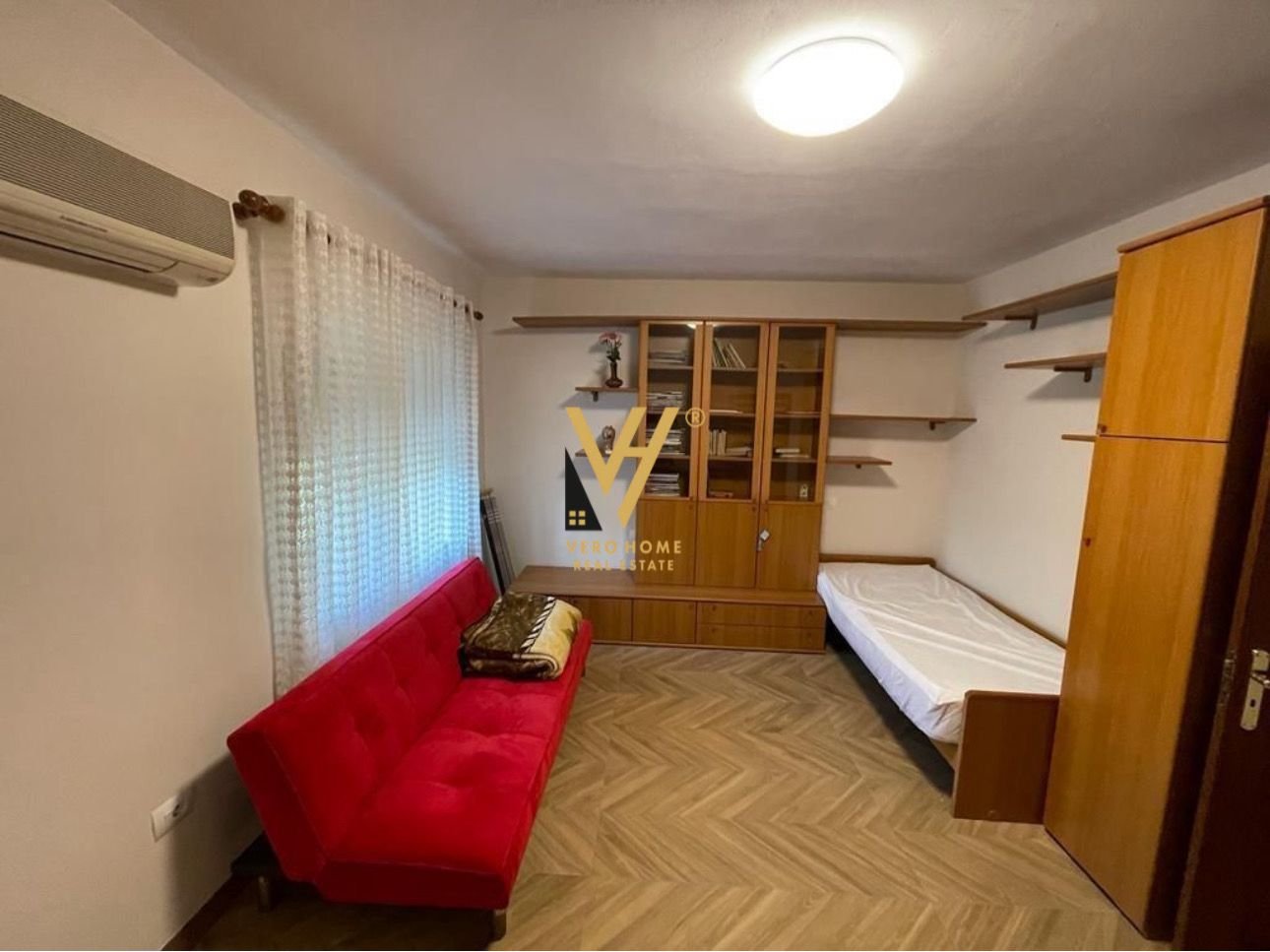 JEPET APARTAMENT 2+1 ME QERA TE MOZAIKU 75.000 LEK