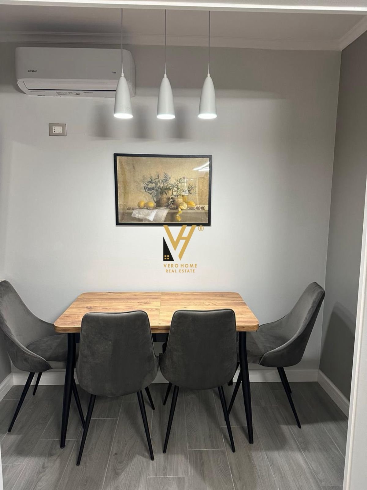 JEPET APARTAMENT 1+1 ME QERA SHKOLLA E KUQE 570E