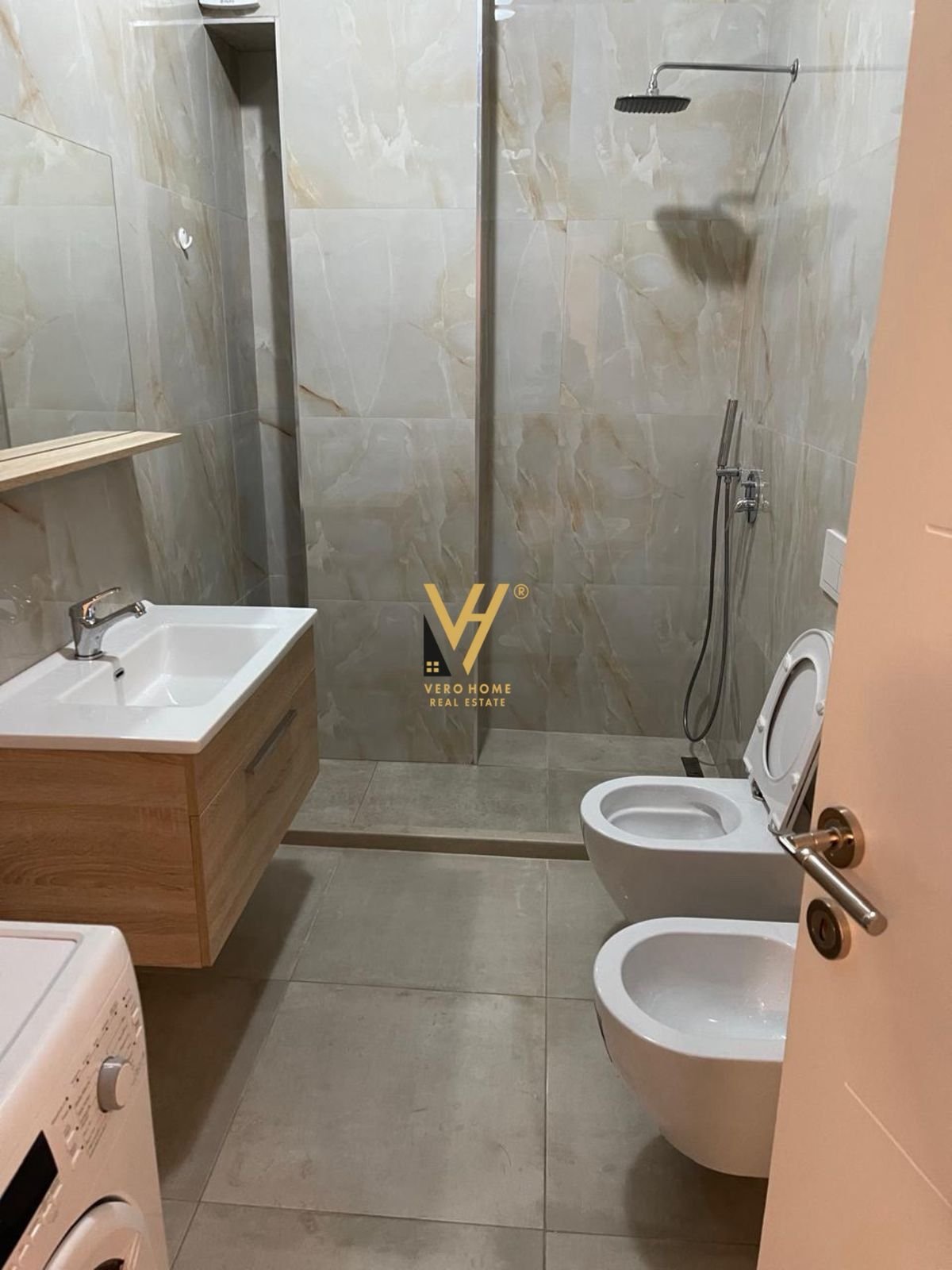 1+1+BLK ME QIRA TE SIRI KODRA 600 EURO