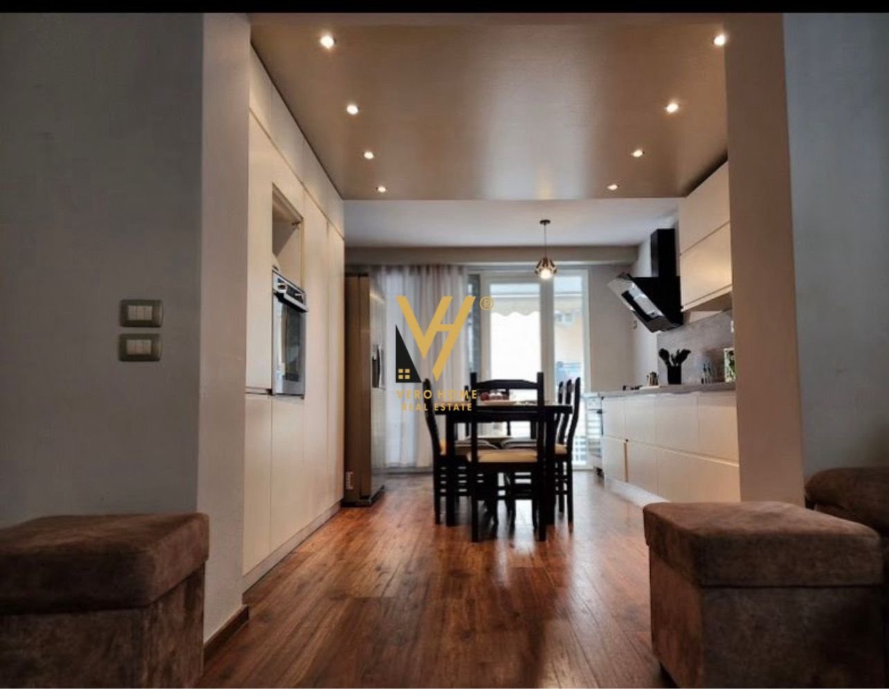 2+1+2 ME QIRA TE RRUGA E KOSOVAREVE 115.000 LEKE