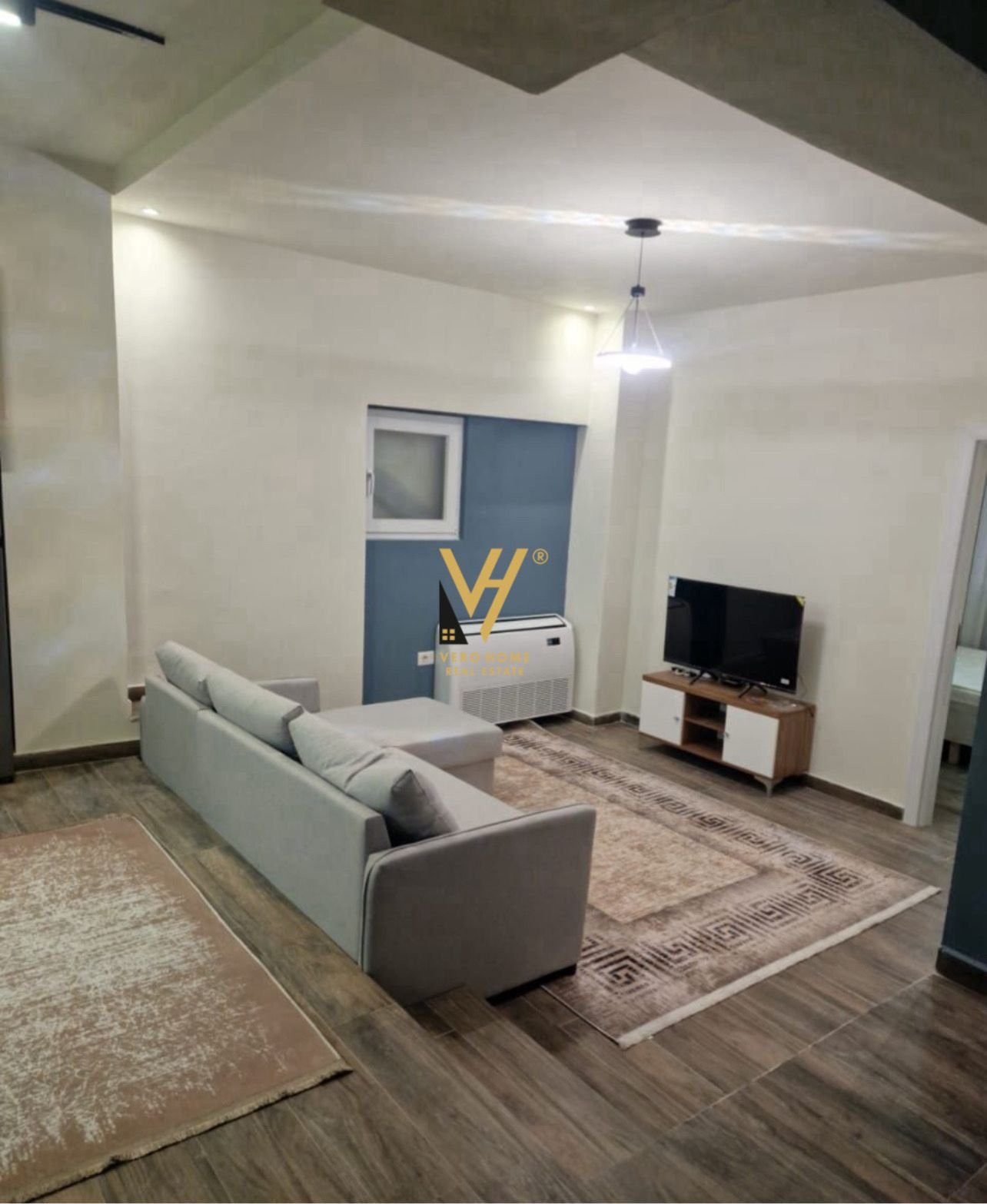 2+1 ME QERA TE STACIONI I TRENIT 70.000 LEKE